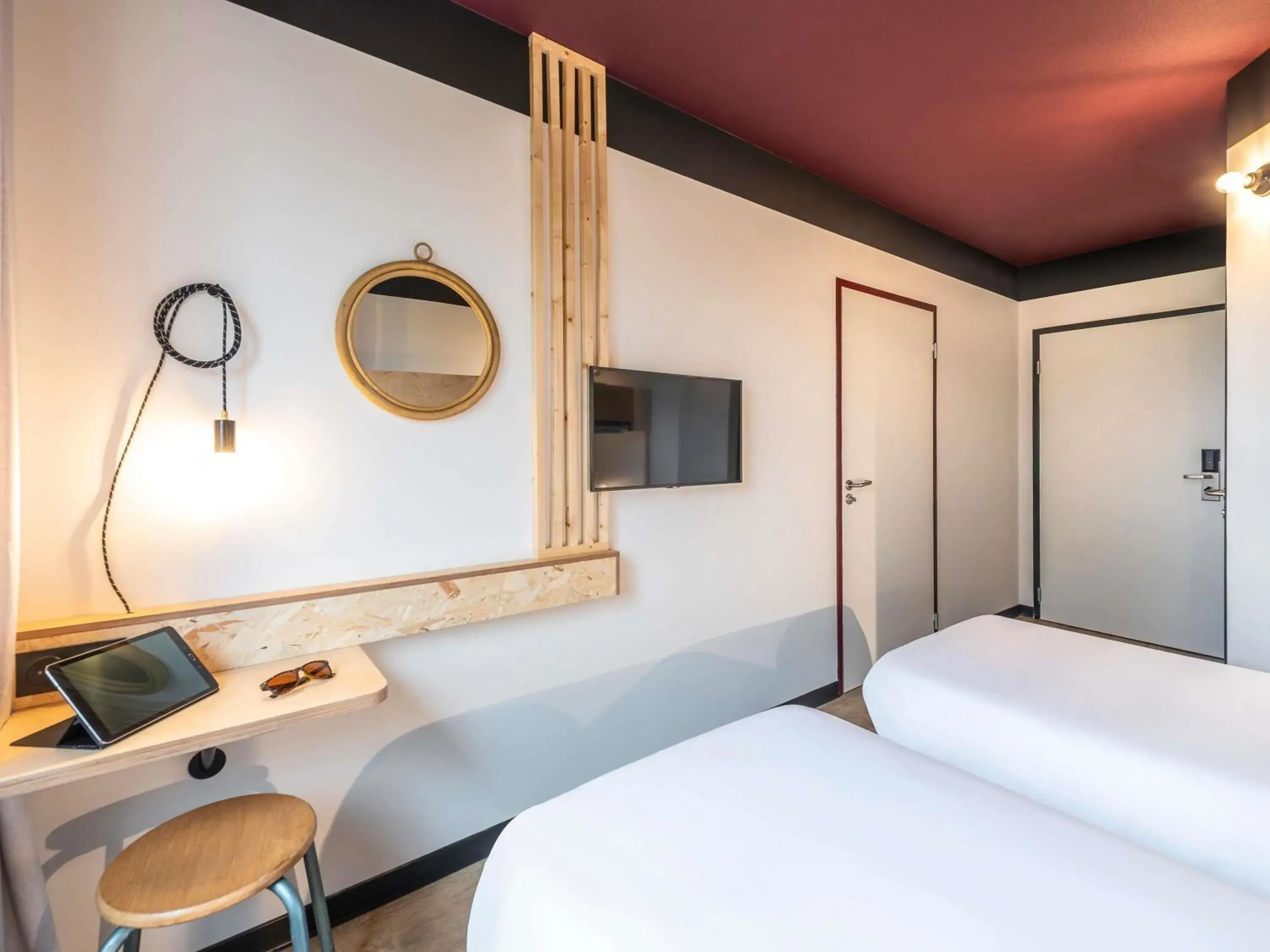 POP Room with Two Single Beds and One Bunk Bed in Greet hotel Bourg-en-Bresse Sud Montagnat POP Room with Two Single Beds and One Bunk Bed in Greet hotel Bourg-en-Bresse Sud Montagnat