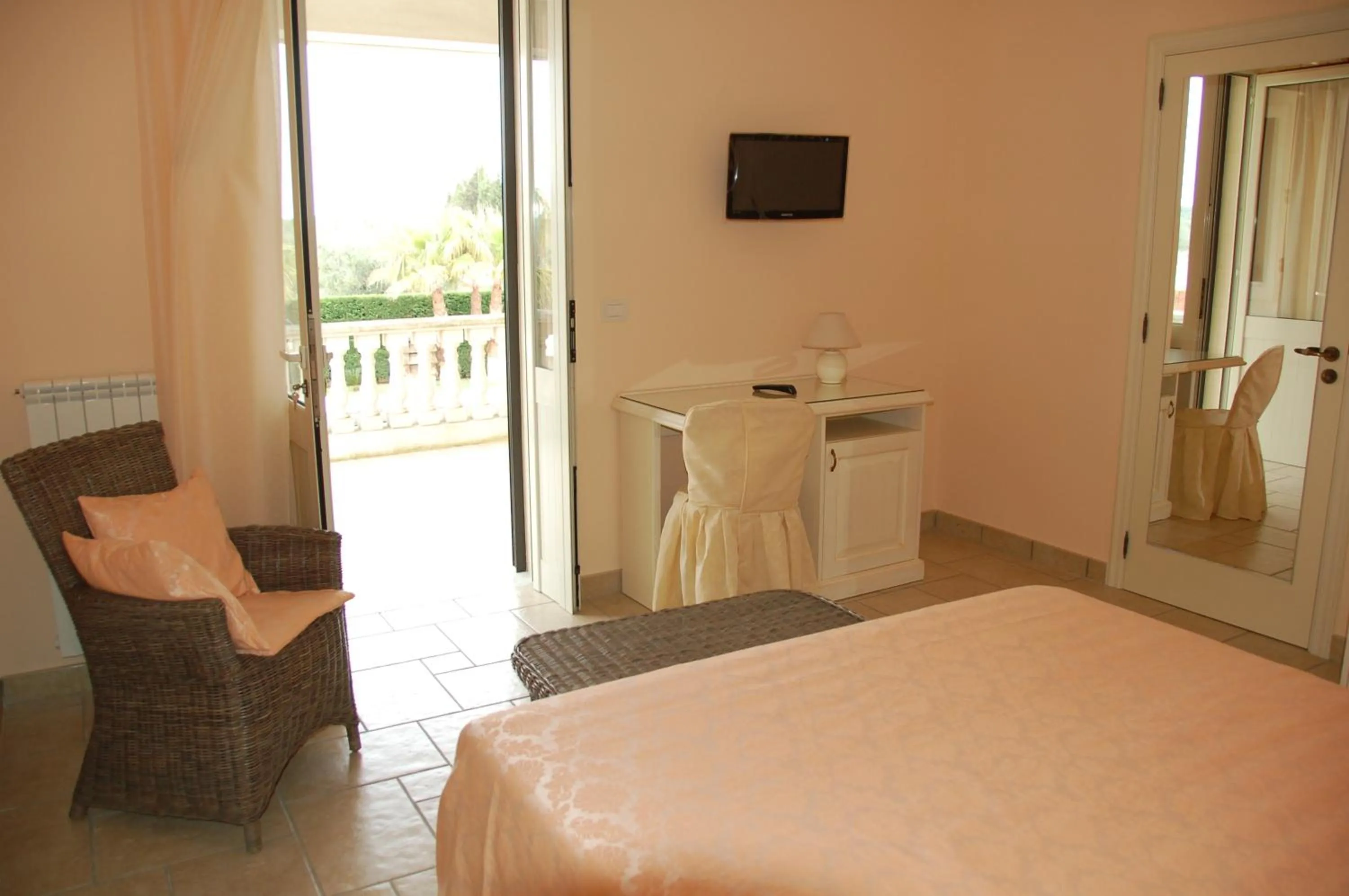 Pool view, Bed in B&B Villa Vittoria