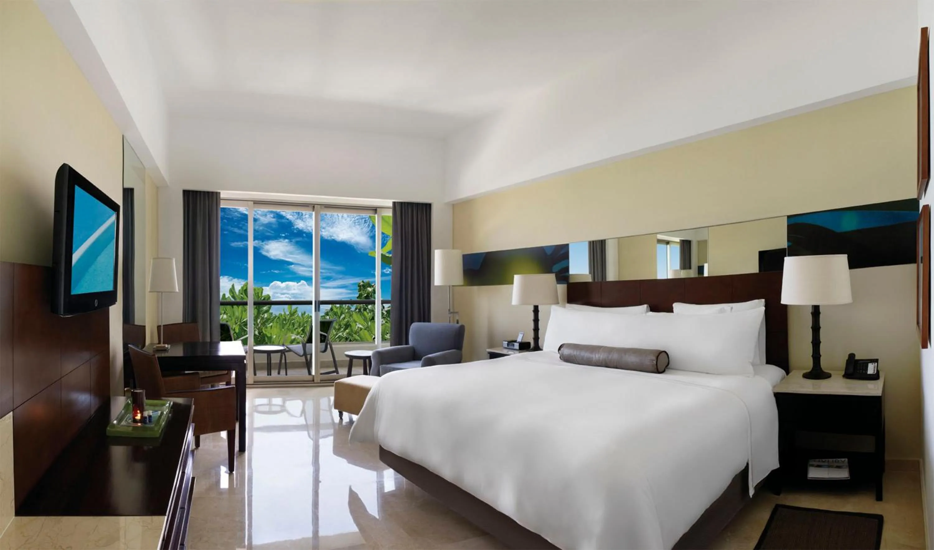 Photo of the whole room, Bed in Live Aqua Cancun - Adults Only - All-Inclusive