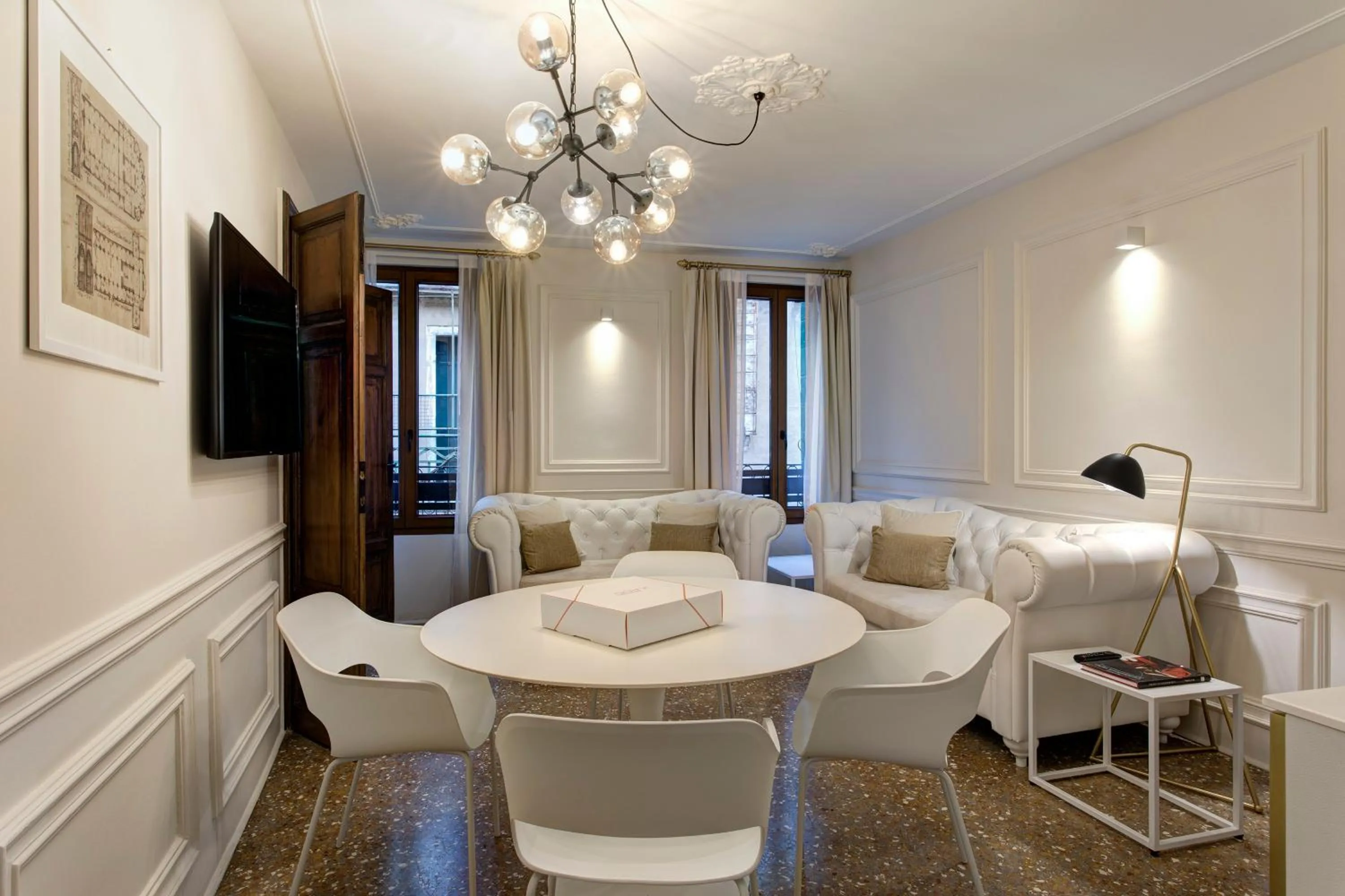 Living room in San Marco Suite 755