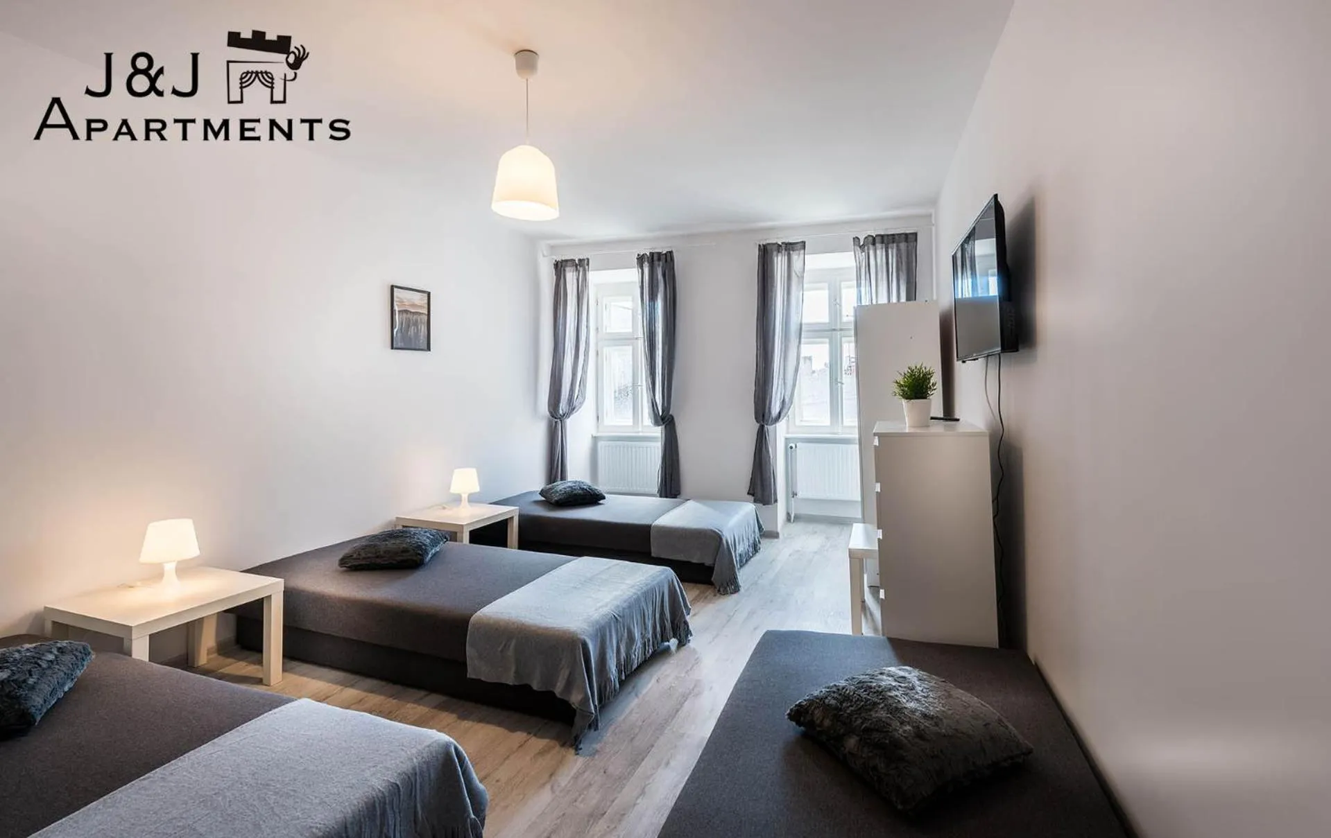 Photo of the whole room, Bed in J&J Apartments Łazienna 30 - 12