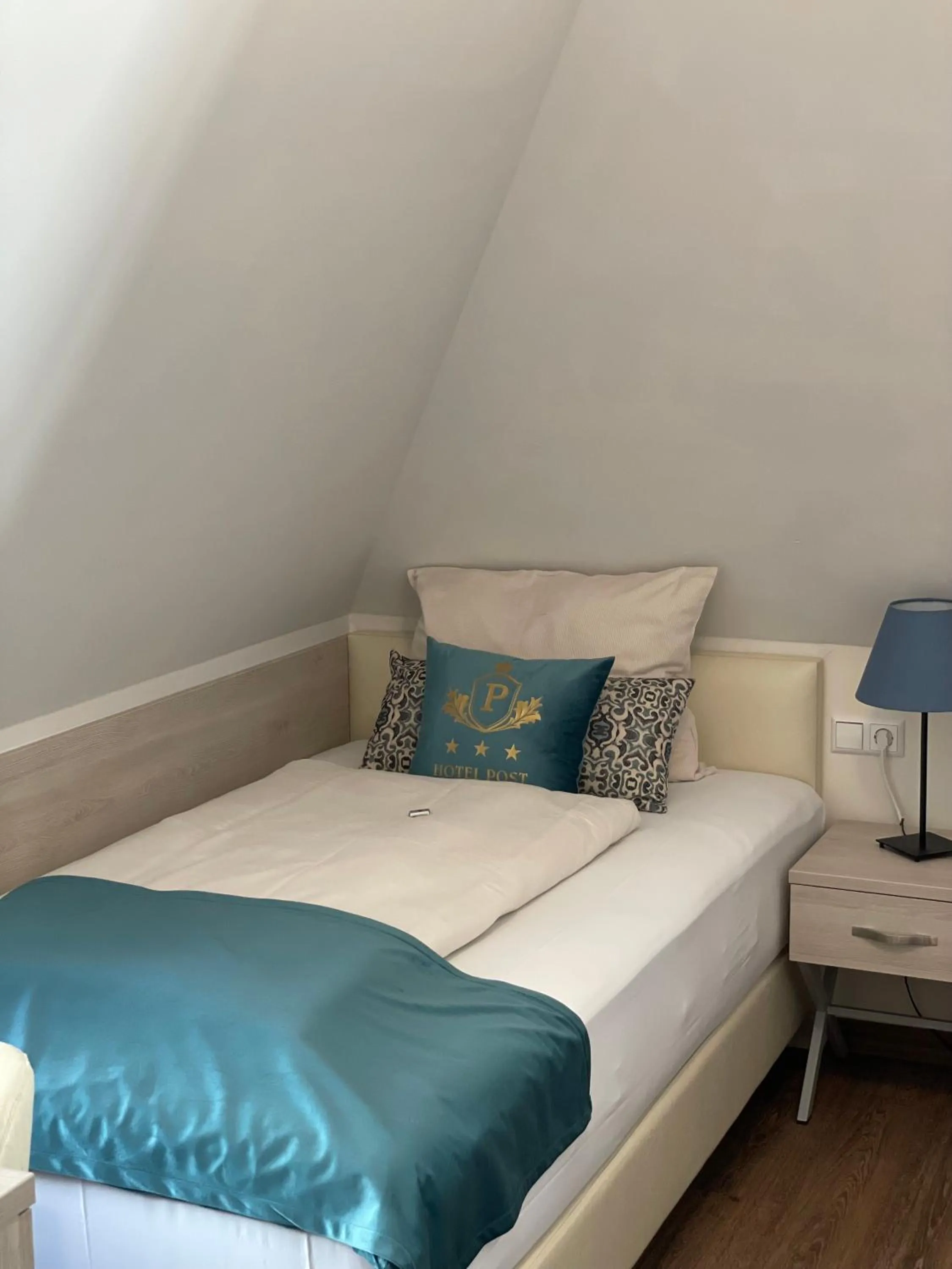 Bed in Hotel Post Sindelfingen