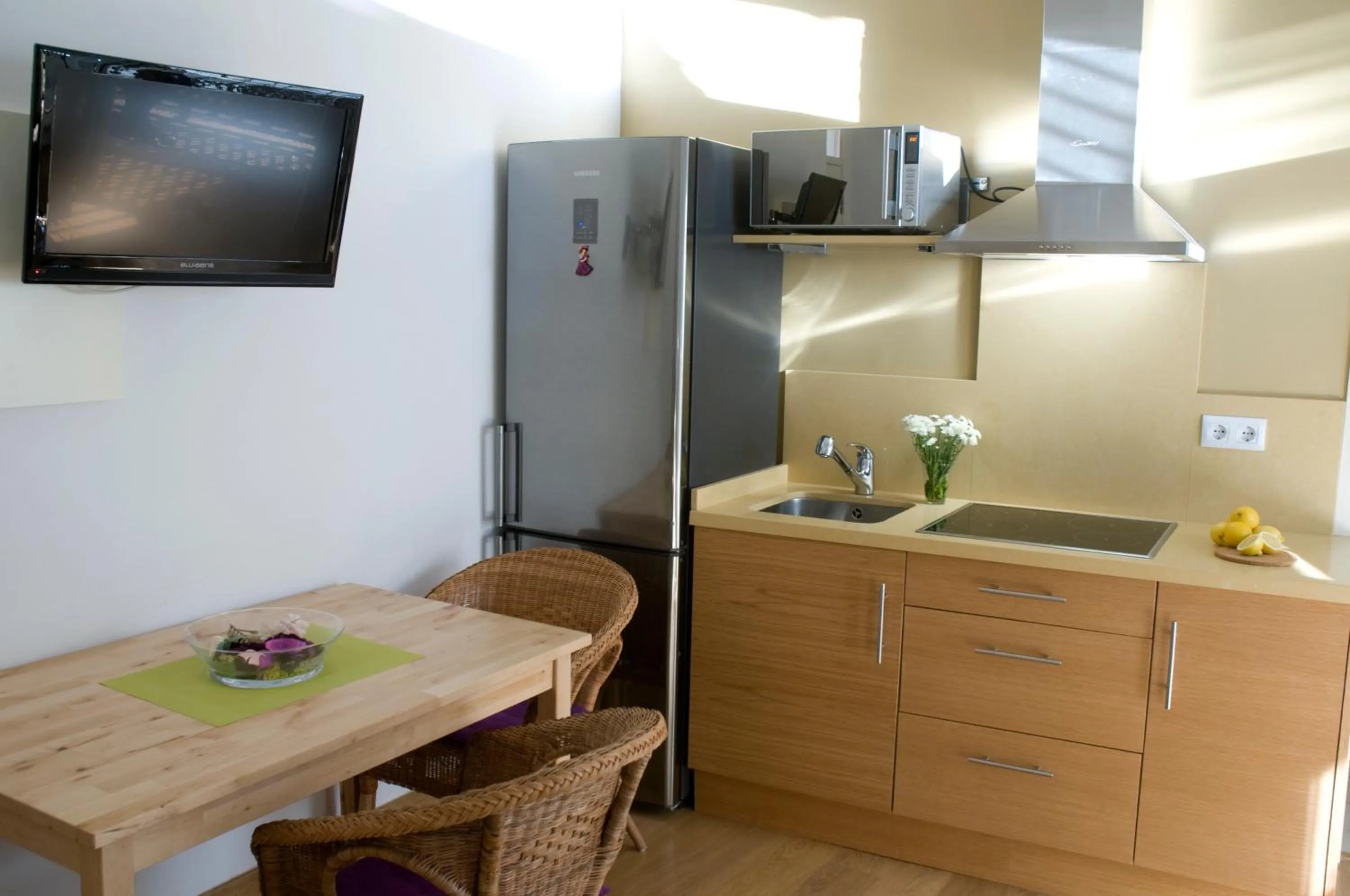 Kitchen or kitchenette in Life Apartments Quintana