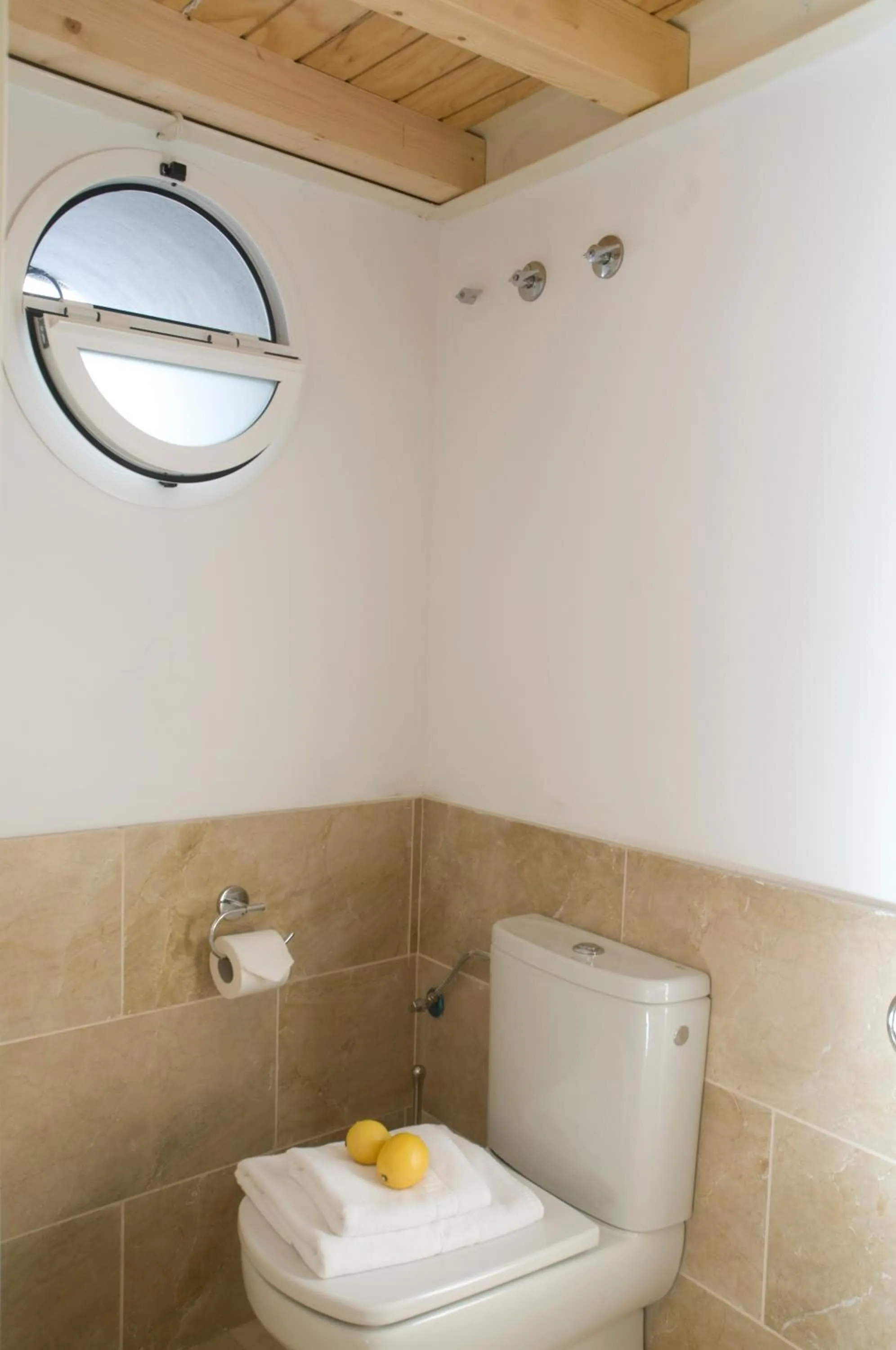 Bathroom in Life Apartments Quintana