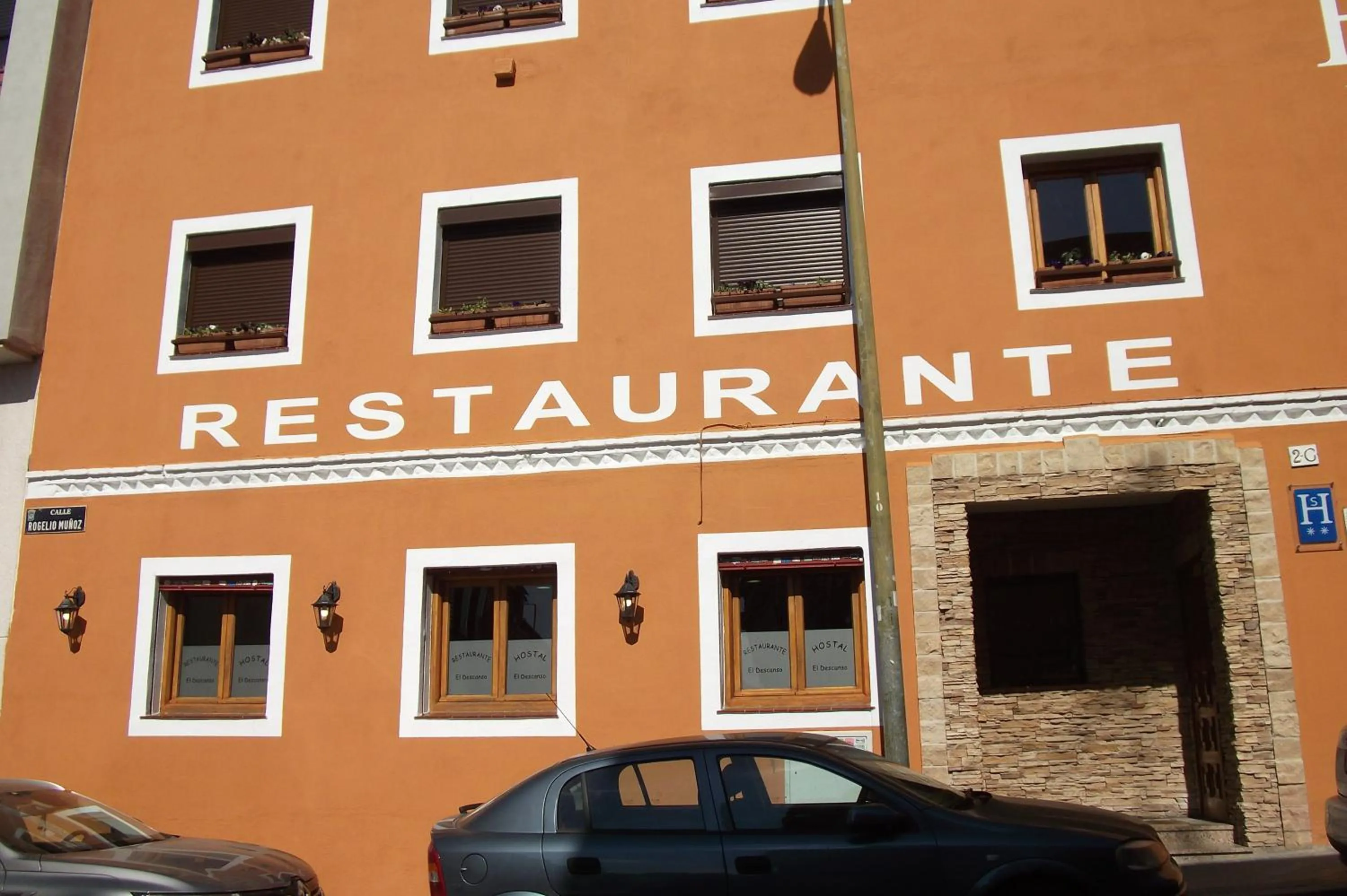 Facade/entrance in Hostal El Descanso
