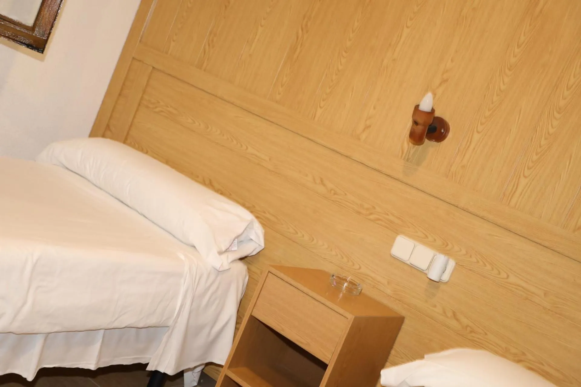 Bedroom, Bed in Hostal El Descanso