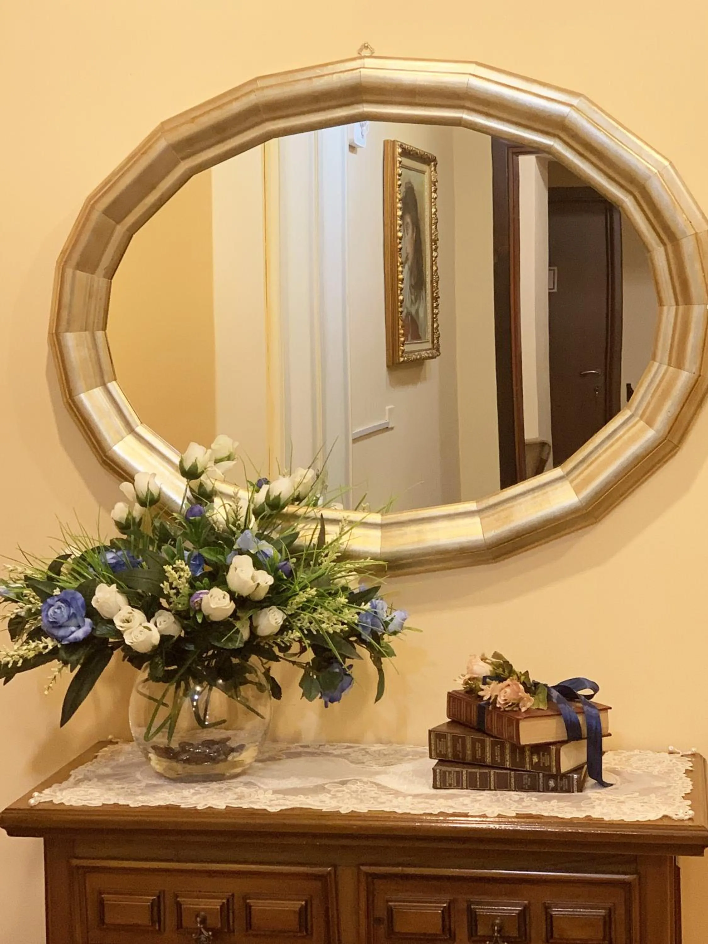 Decorative detail in LA TERRAZZA SUL CORSO City Center