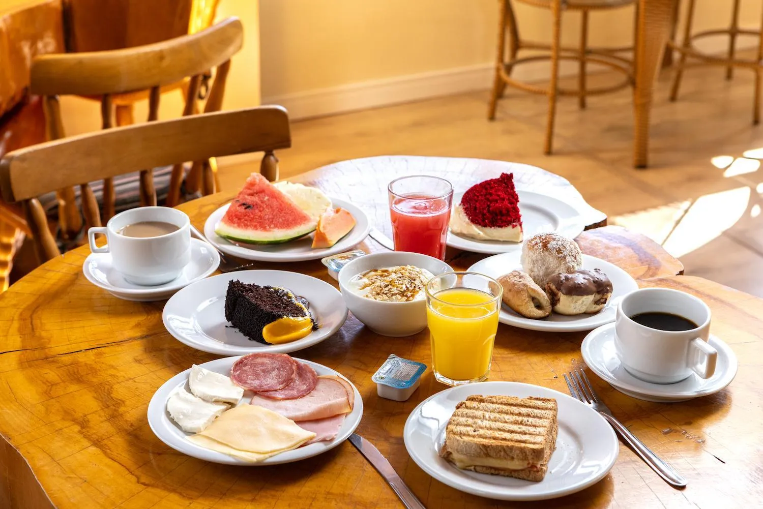 Breakfast in Kaliman Pousada Campos do Jordão