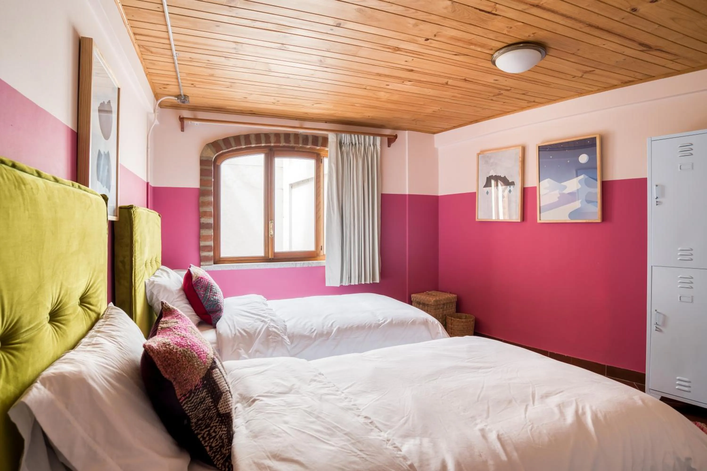 Photo of the whole room in Selina Huaraz