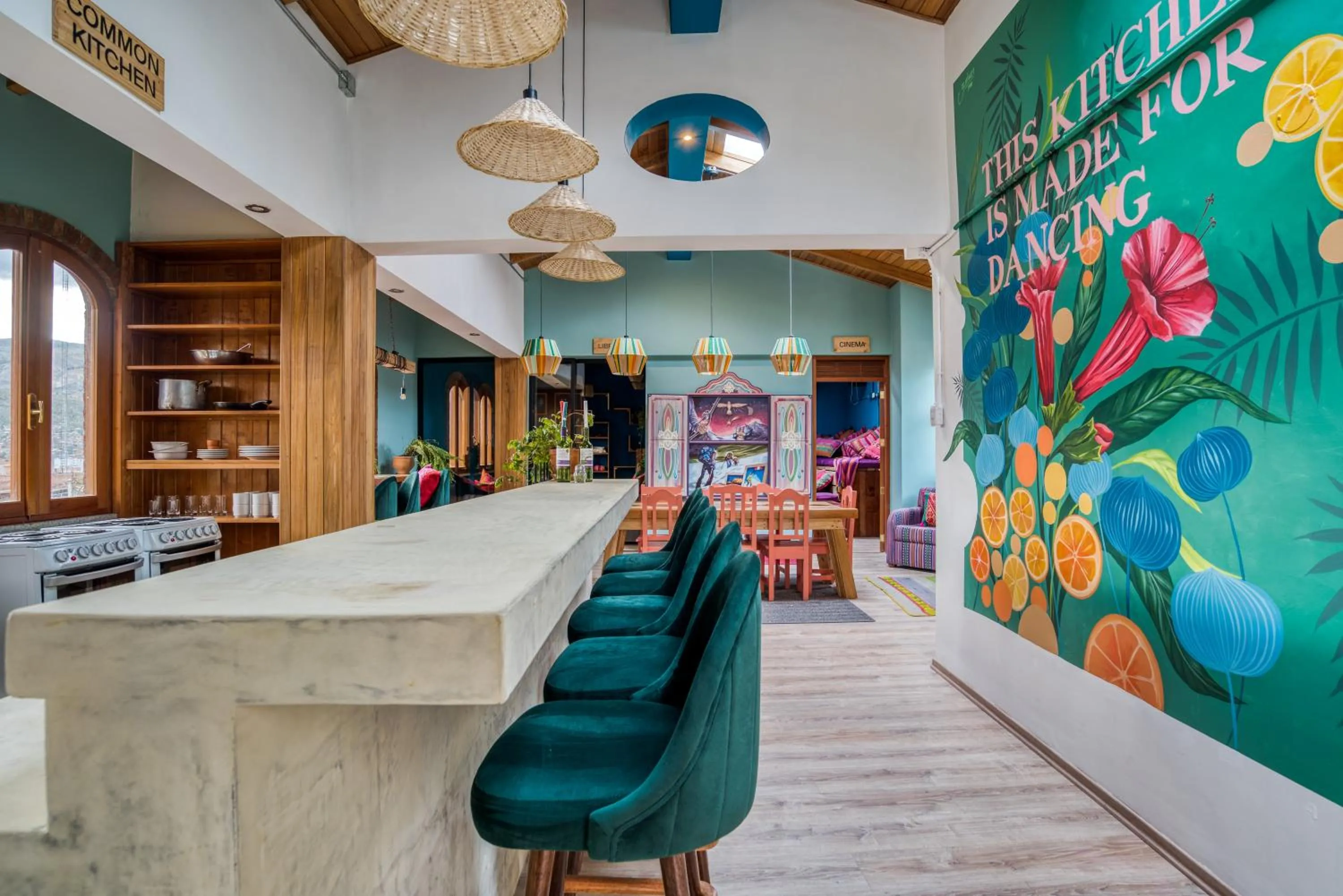 Communal kitchen in Selina Huaraz