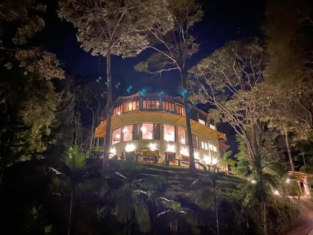 Large Double Room in Jardim Suspenso da Babilônia