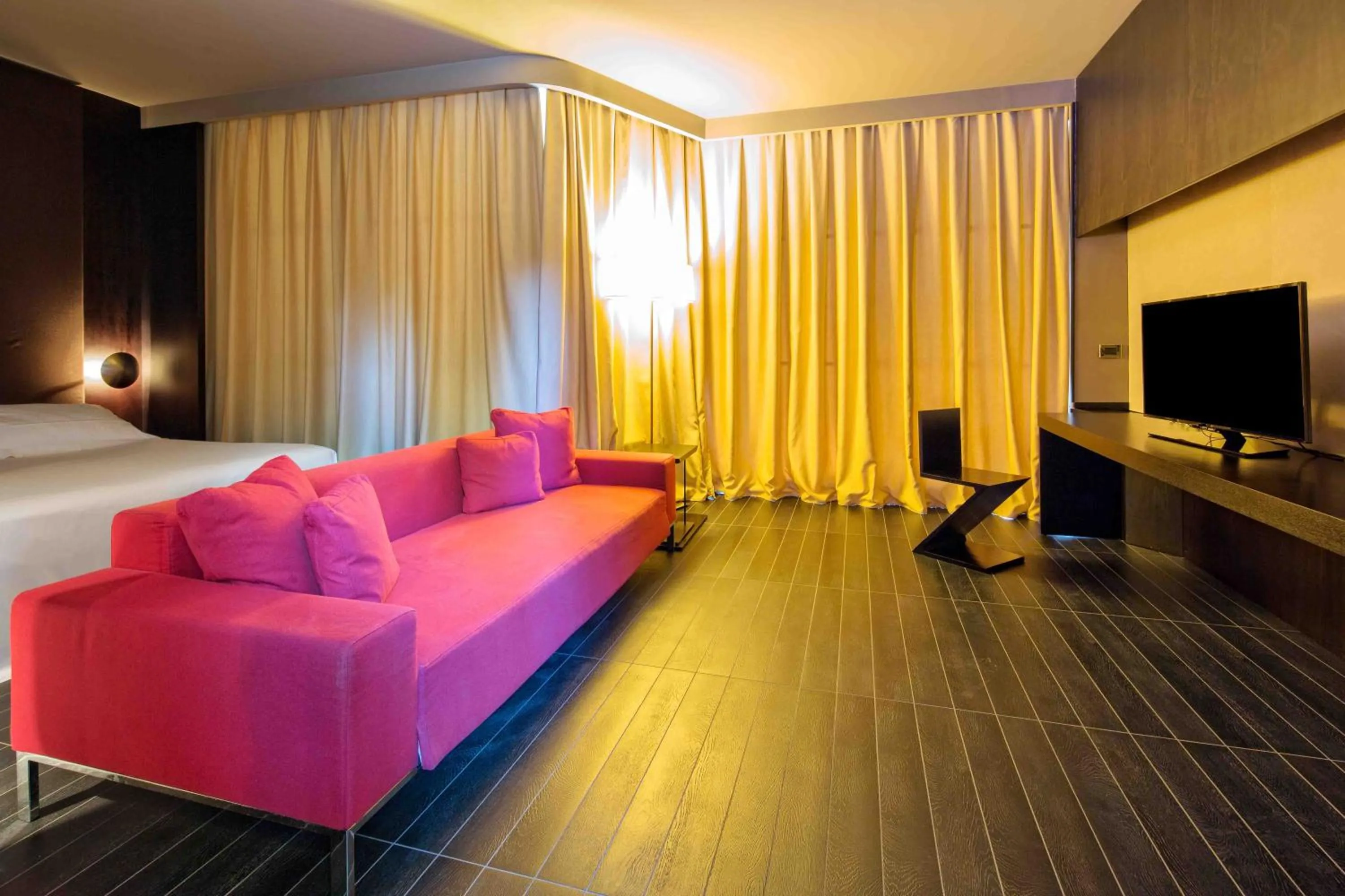 Photo of the whole room, Bed in Riviera Golf Resort