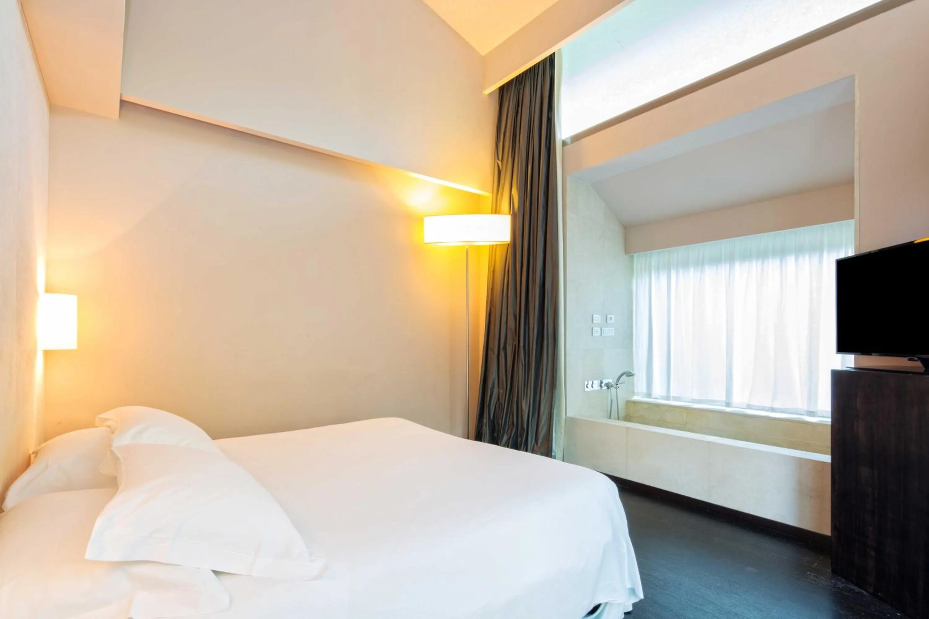 Photo of the whole room, Bed in Riviera Golf Resort