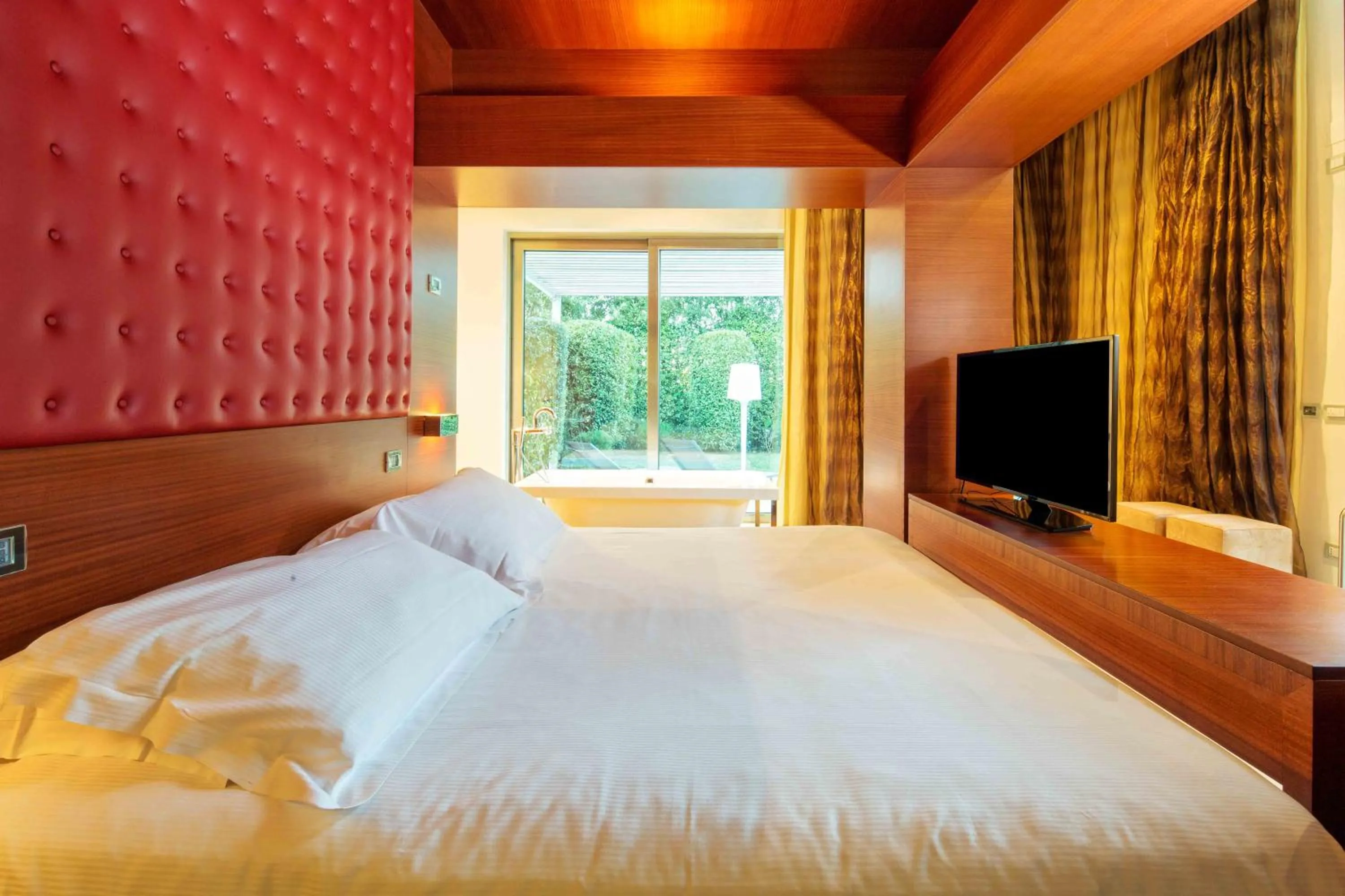 Bed in Riviera Golf Resort