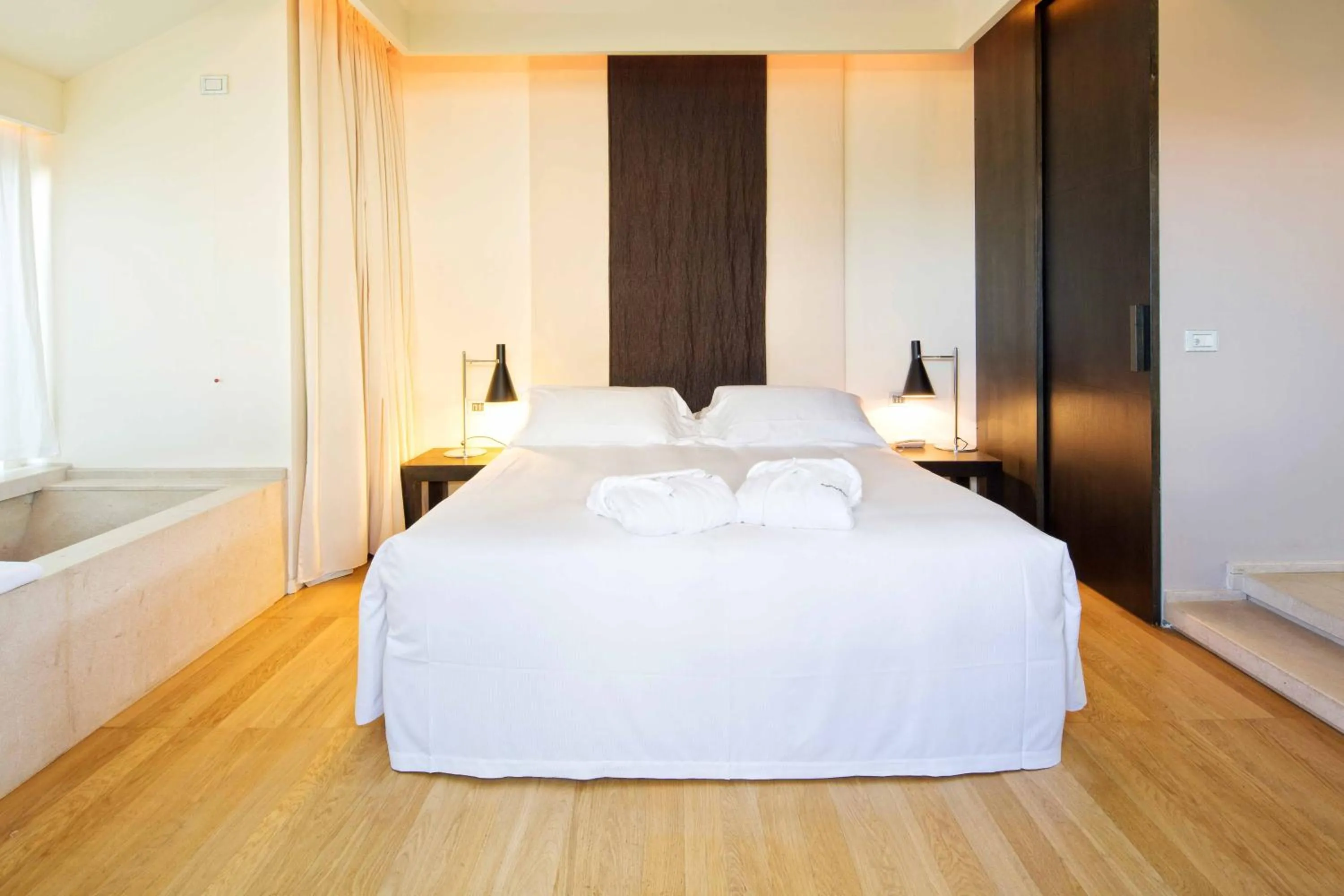 Bed in Riviera Golf Resort