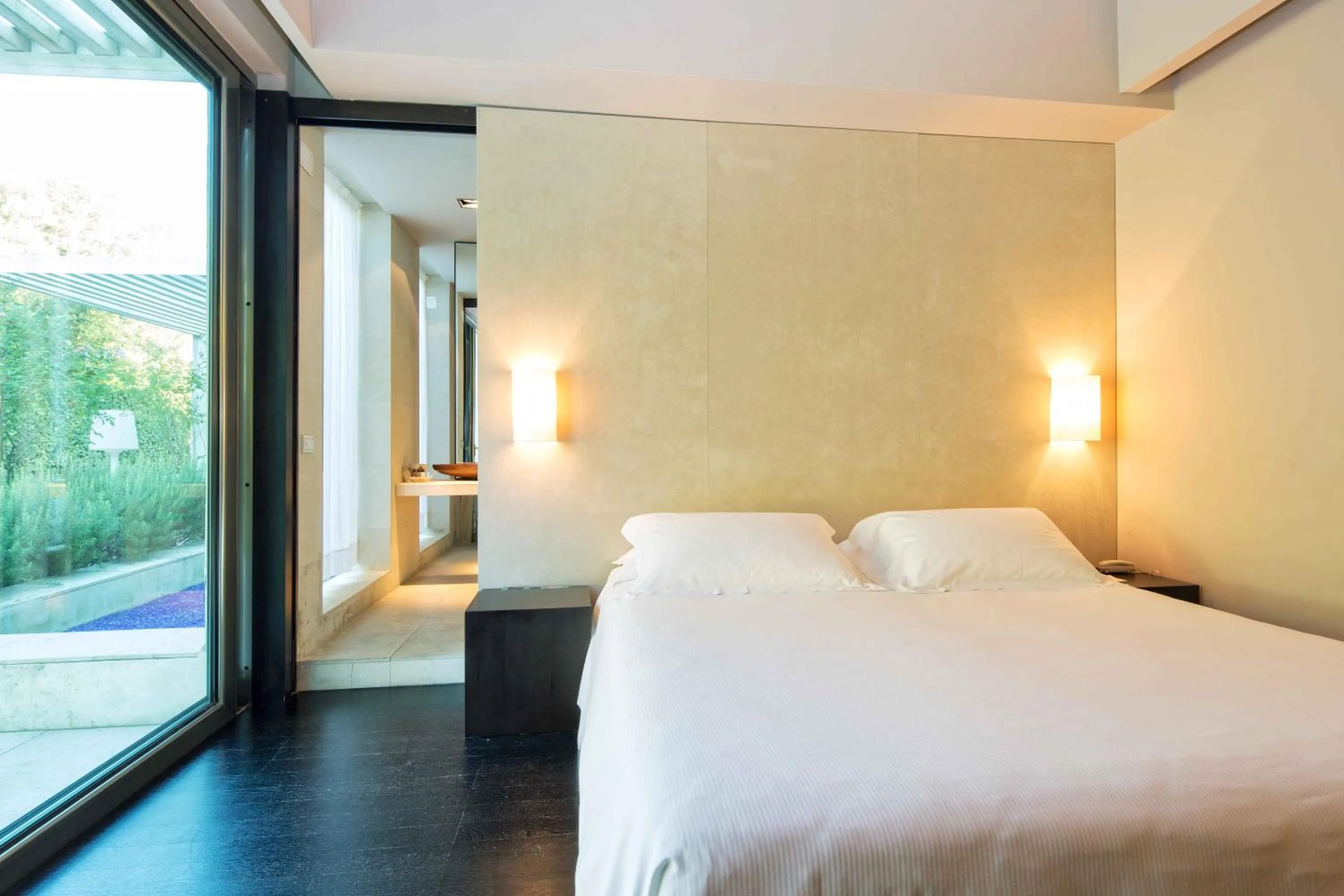 Bed in Riviera Golf Resort