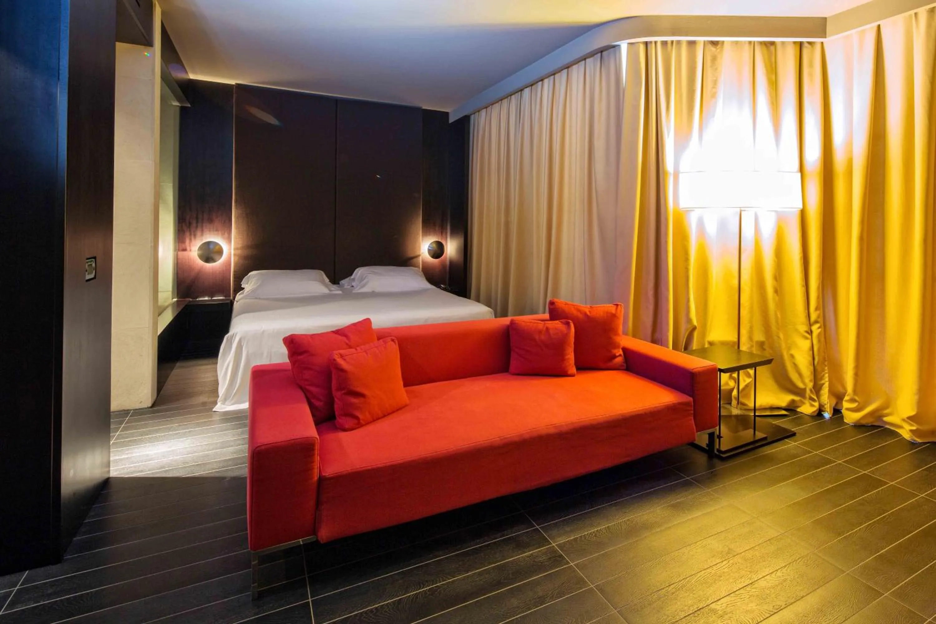 Photo of the whole room, Bed in Riviera Golf Resort