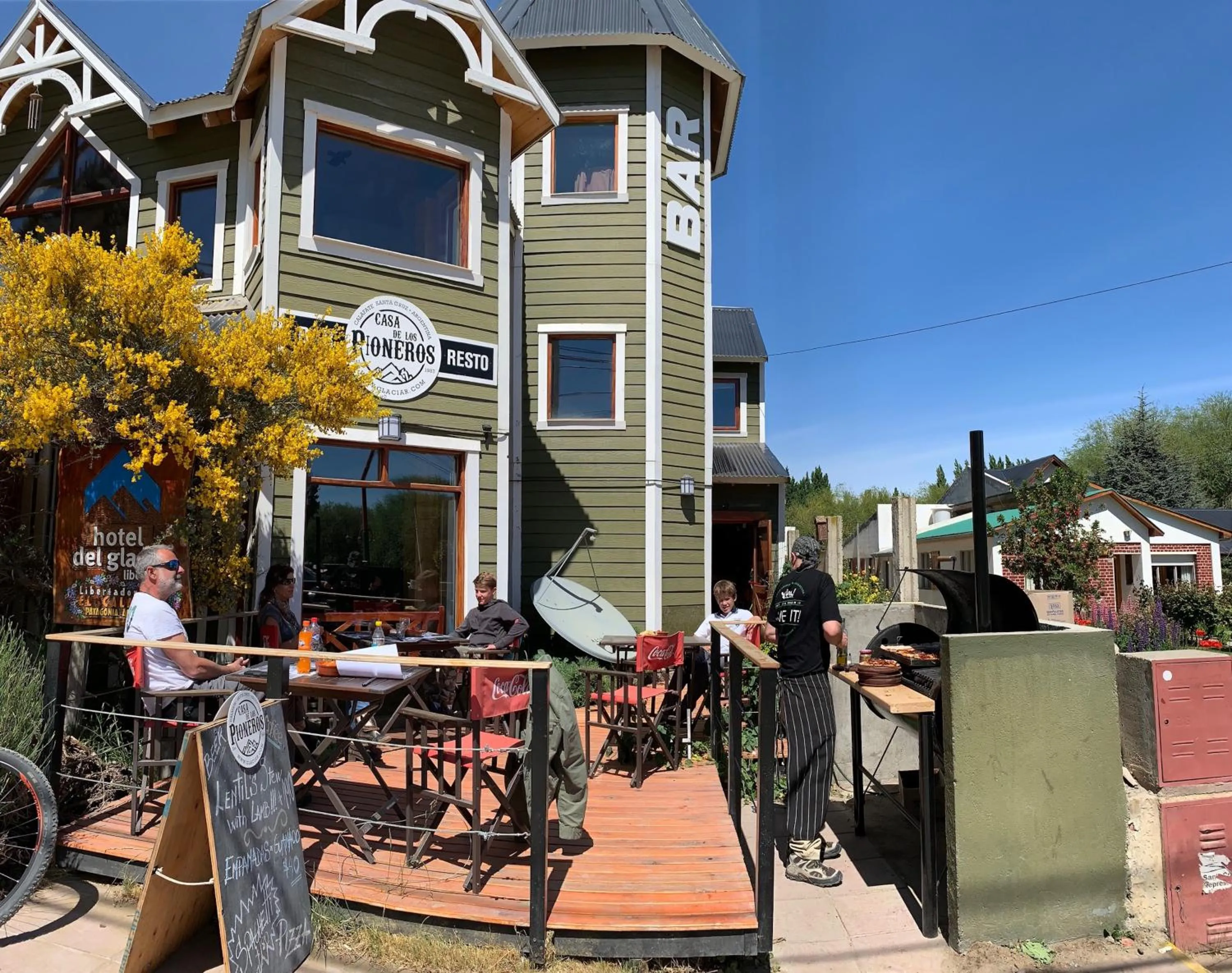 Patio in Del Glaciar Libertador Hotel