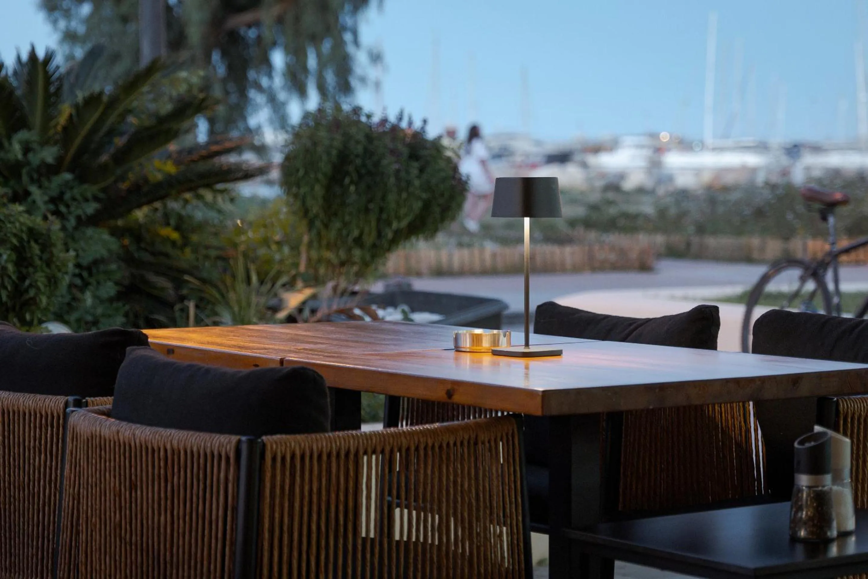 Restaurant/places to eat in Civitas Suites Hotel