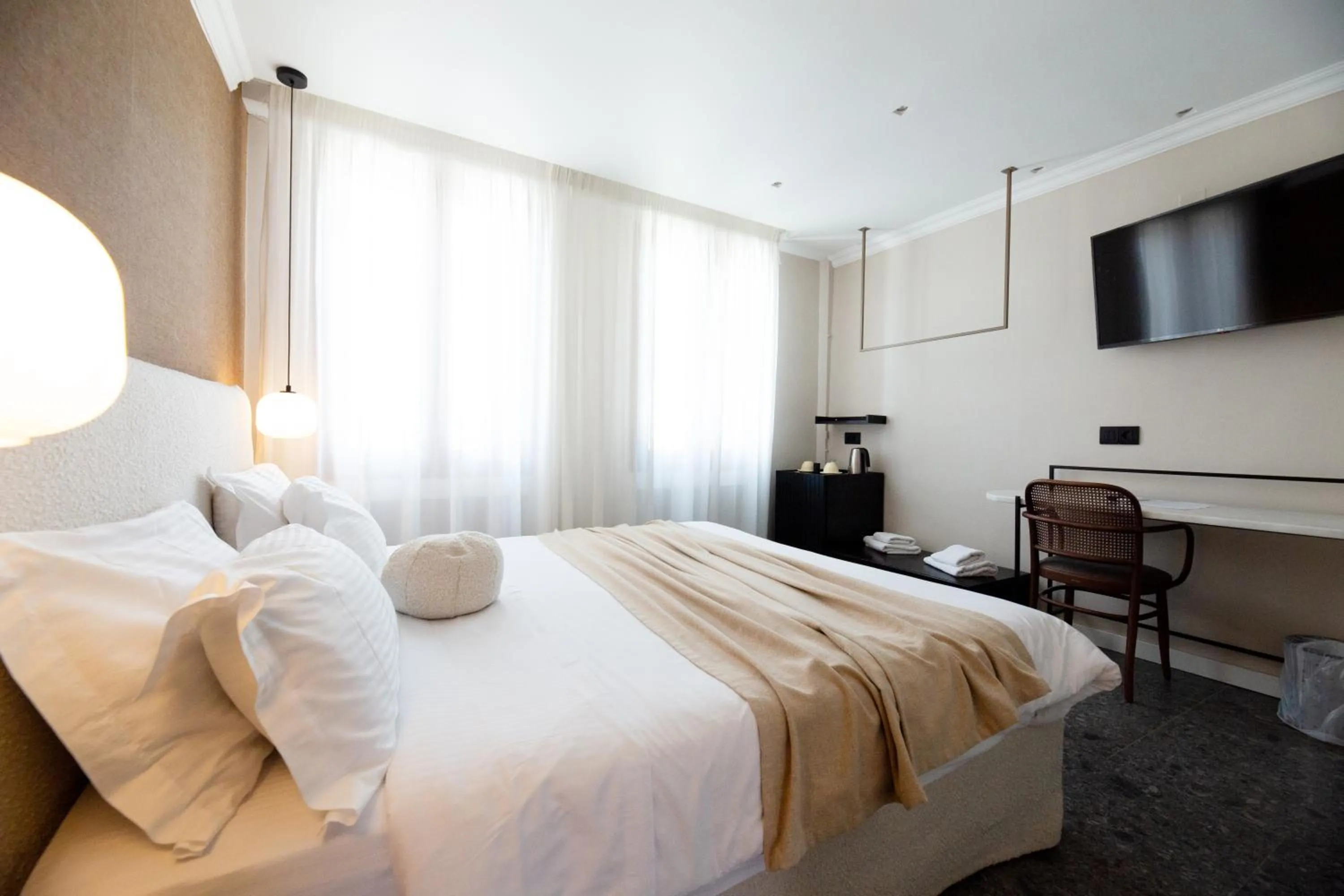 Deluxe Double Room with Sea View in Civitas Suites Hotel