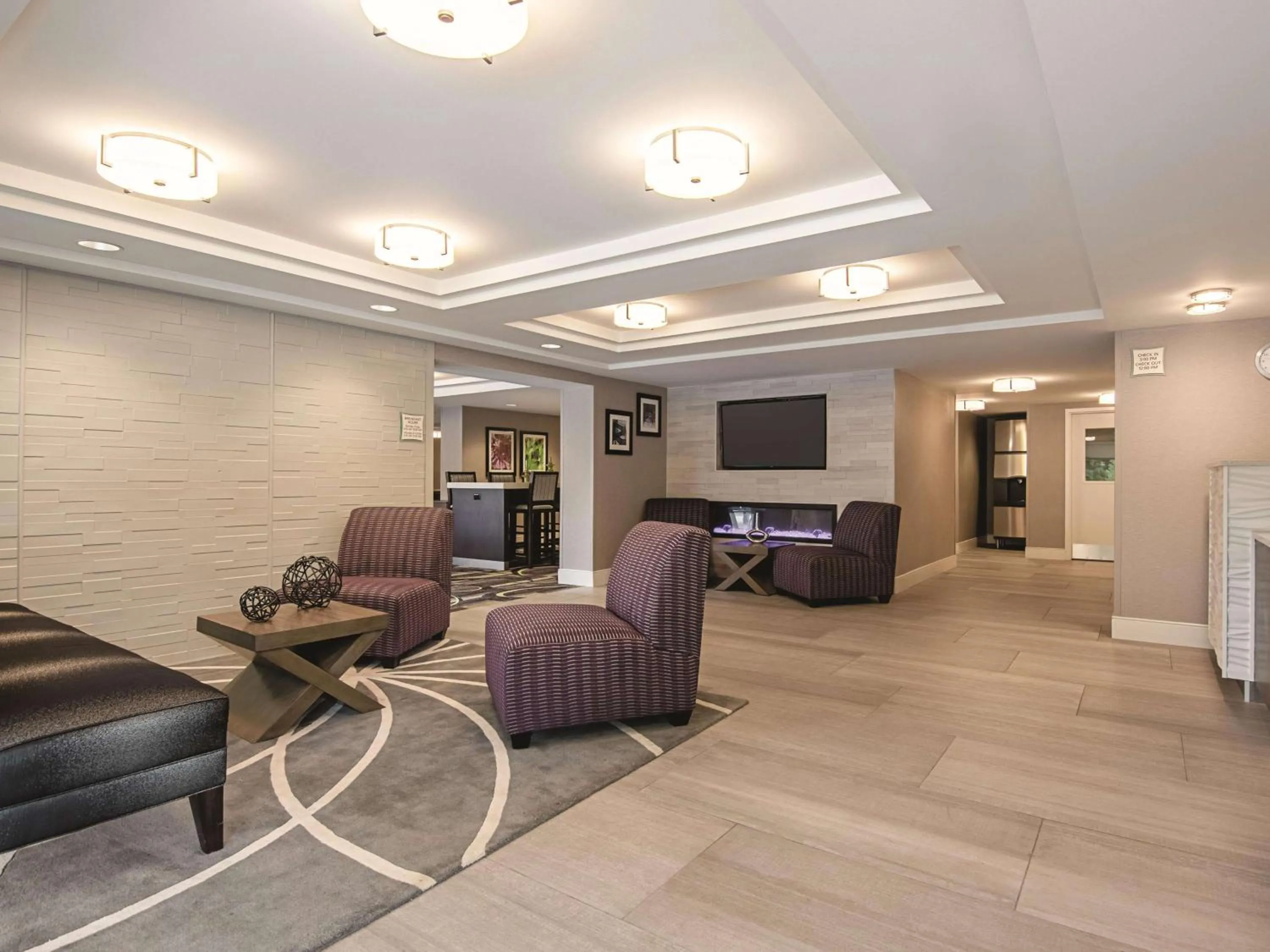 Lobby or reception in La Quinta Inn & Suites by Wyndham Portland DT Maine Med