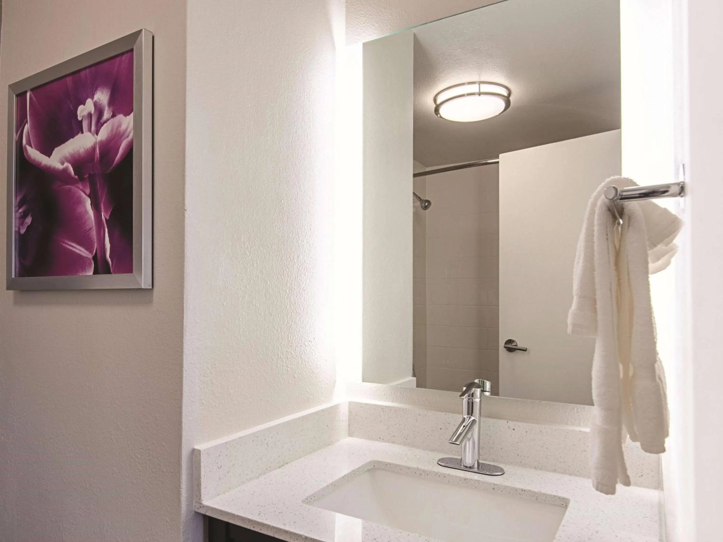 Bathroom in La Quinta Inn & Suites by Wyndham Portland DT Maine Med