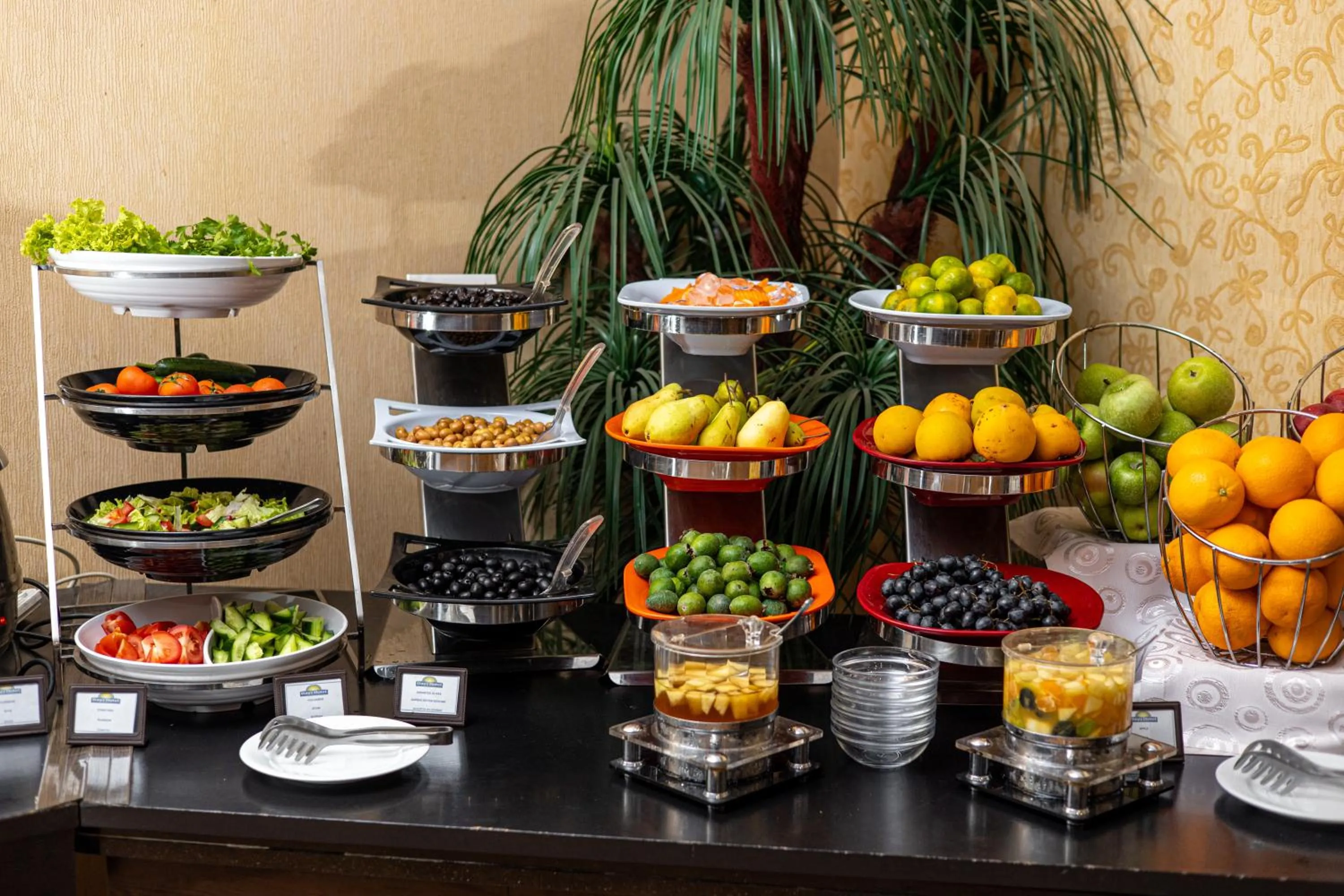 Food and drinks in Days Hotel By Wyndham Baku