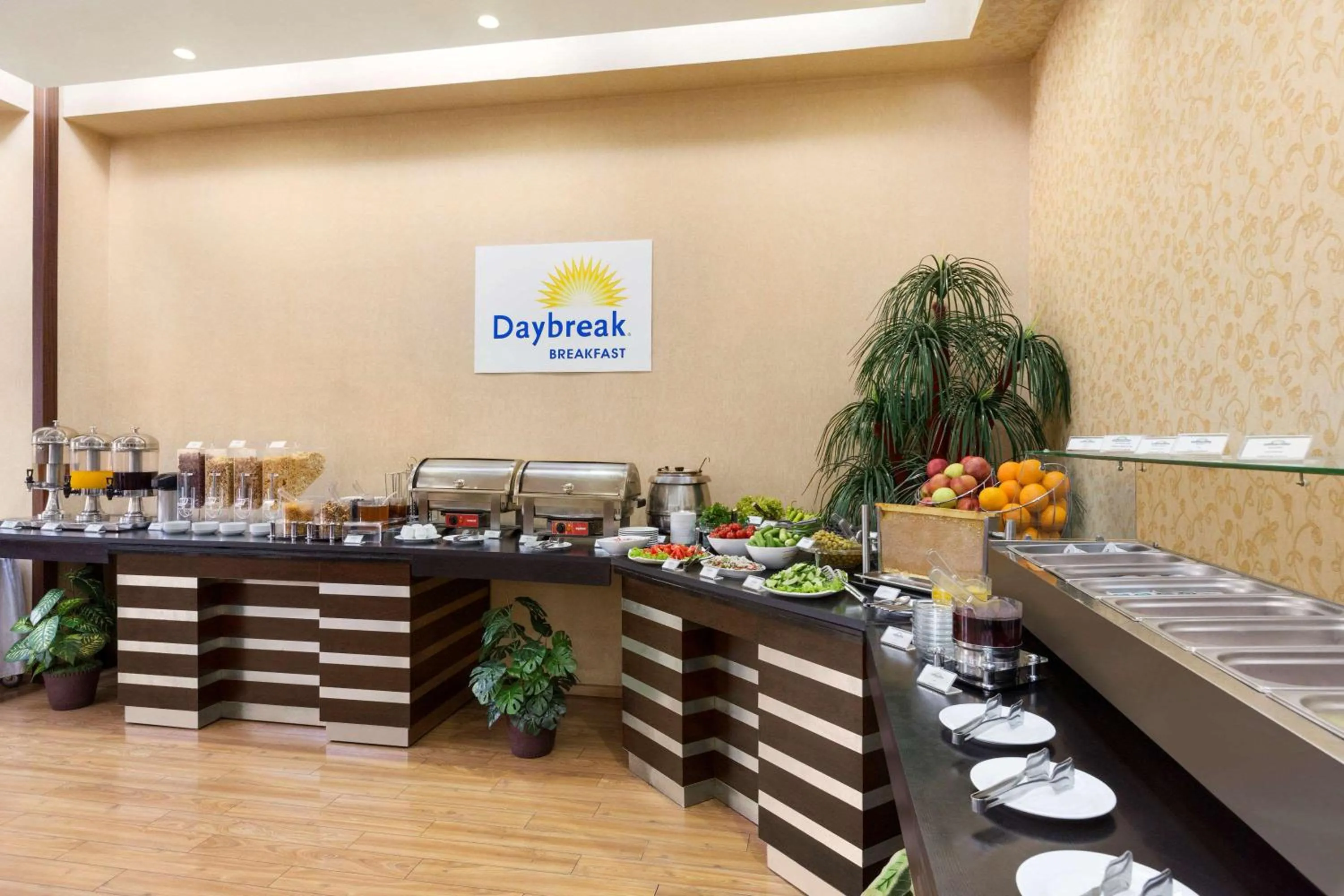 Restaurant/places to eat in Days Hotel By Wyndham Baku