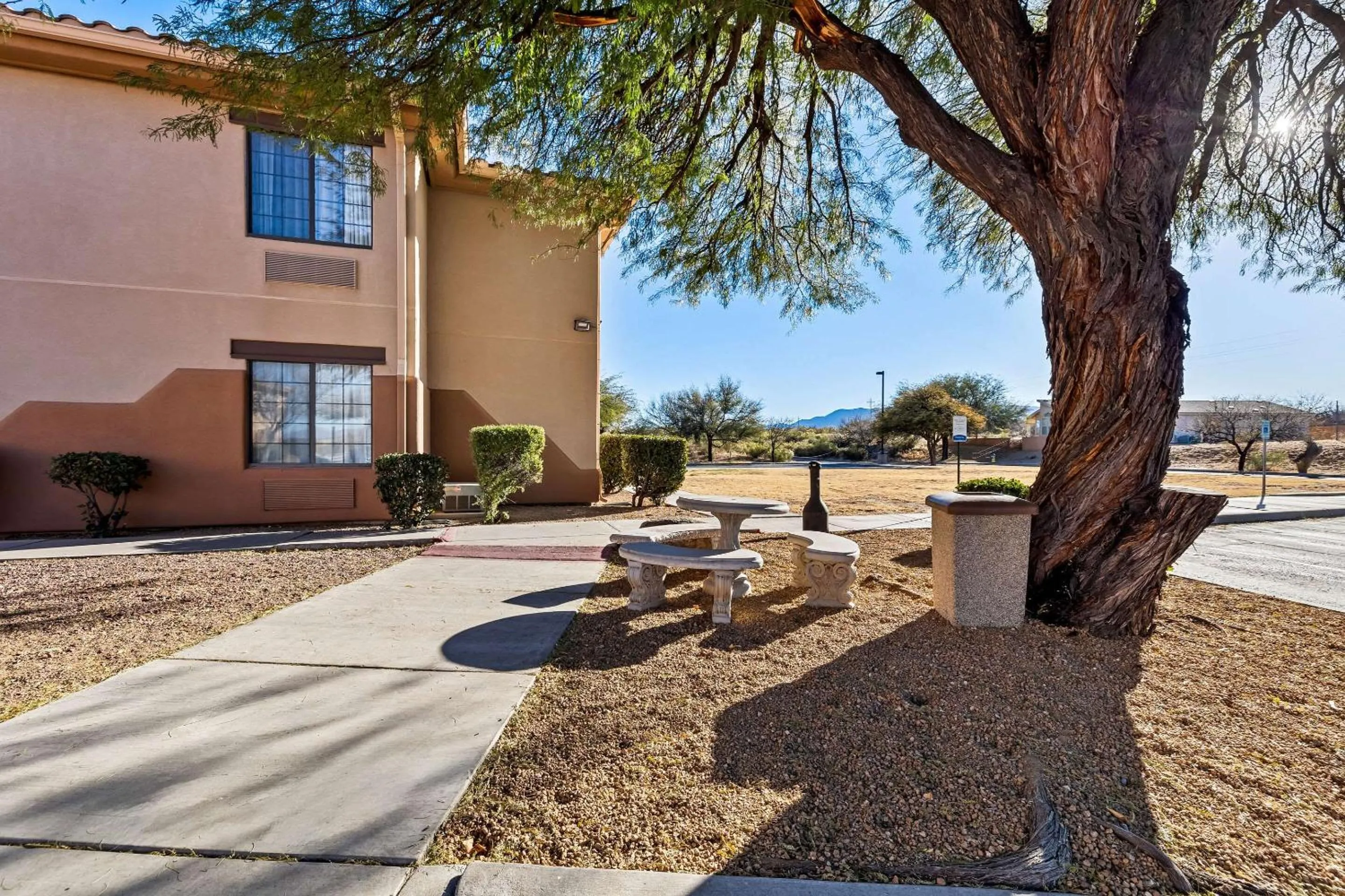 Property building in Comfort Inn Benson near Kartchner Caverns