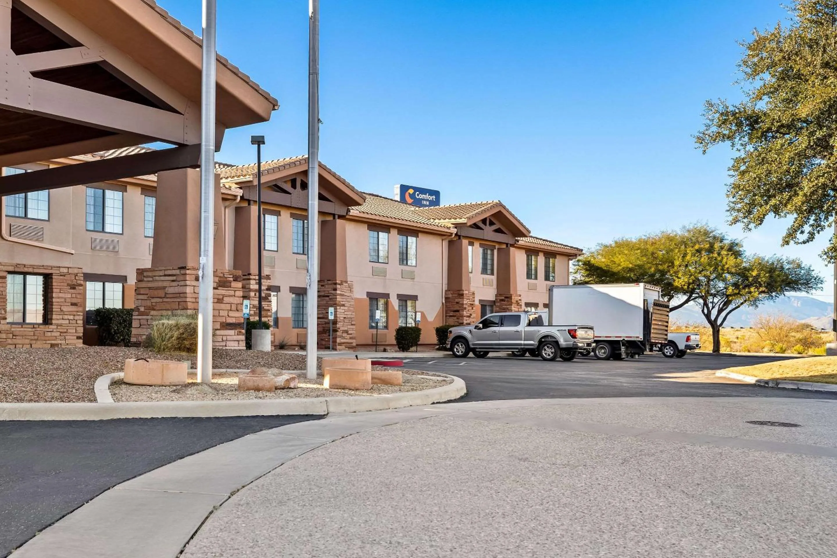 Property building in Comfort Inn Benson near Kartchner Caverns