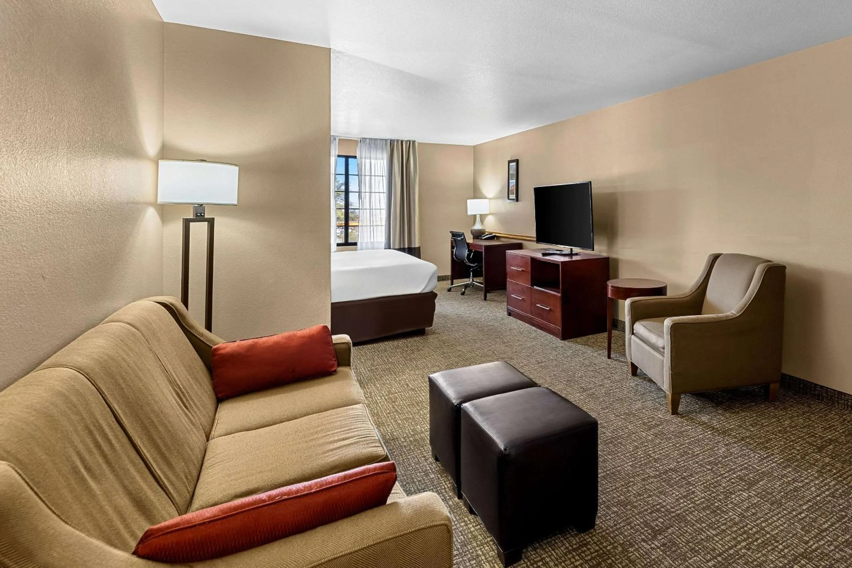 Bedroom in Comfort Inn Benson near Kartchner Caverns