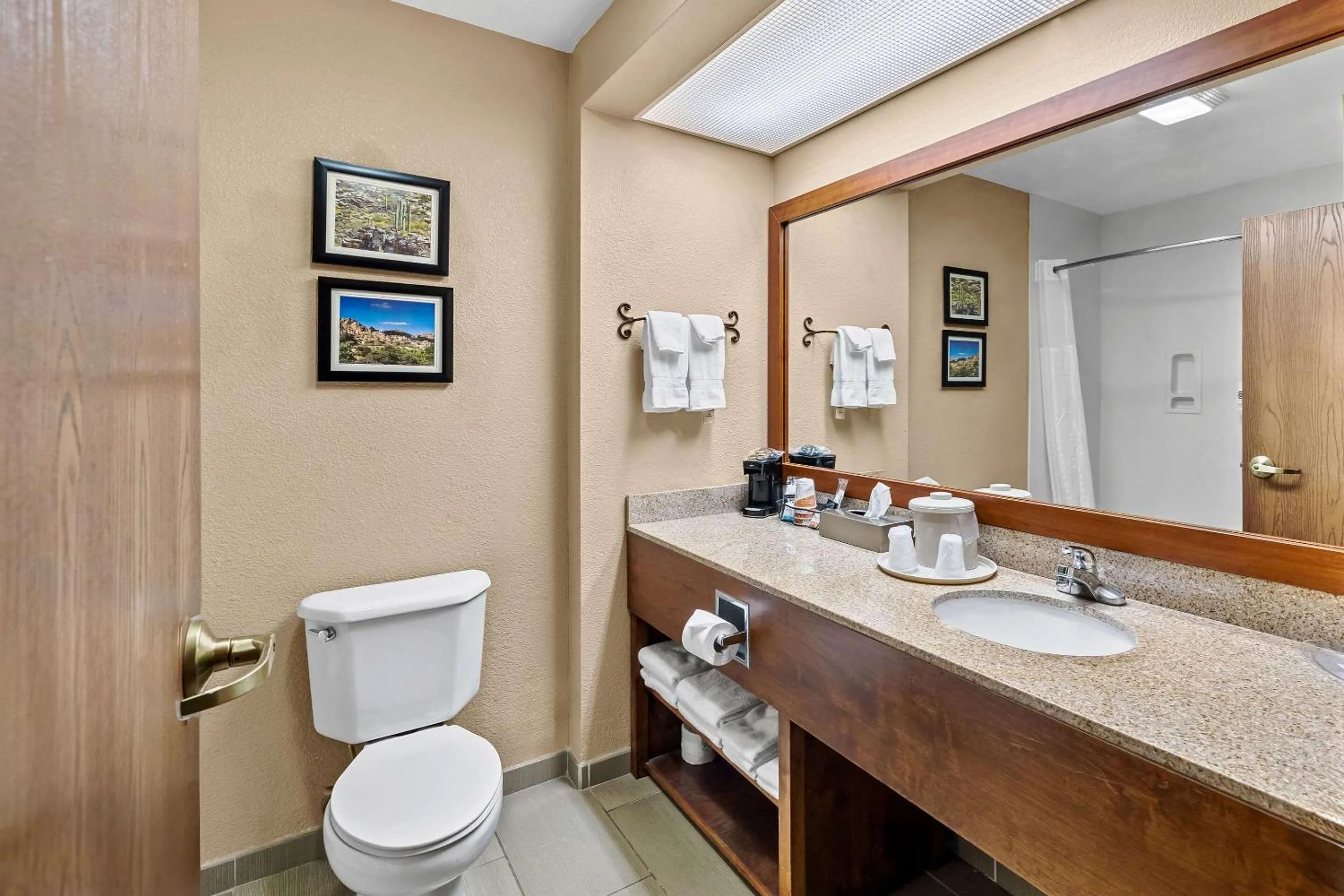 Bedroom in Comfort Inn Benson near Kartchner Caverns