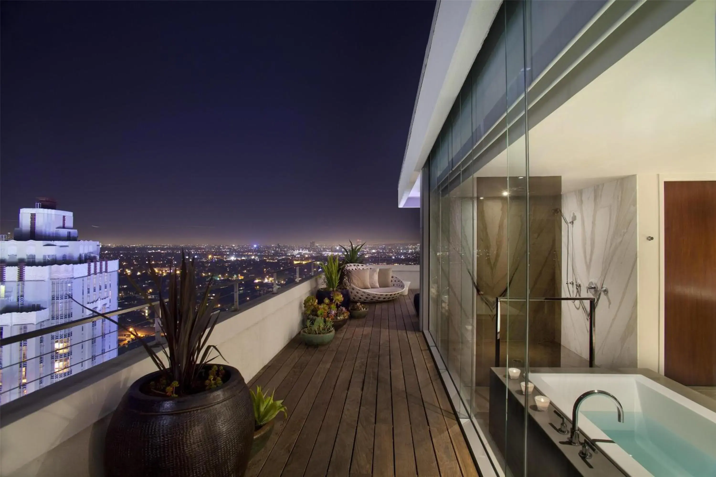 Penthouse Suite in Andaz West Hollywood, By Hyatt Penthouse Suite in Andaz West Hollywood, By Hyatt