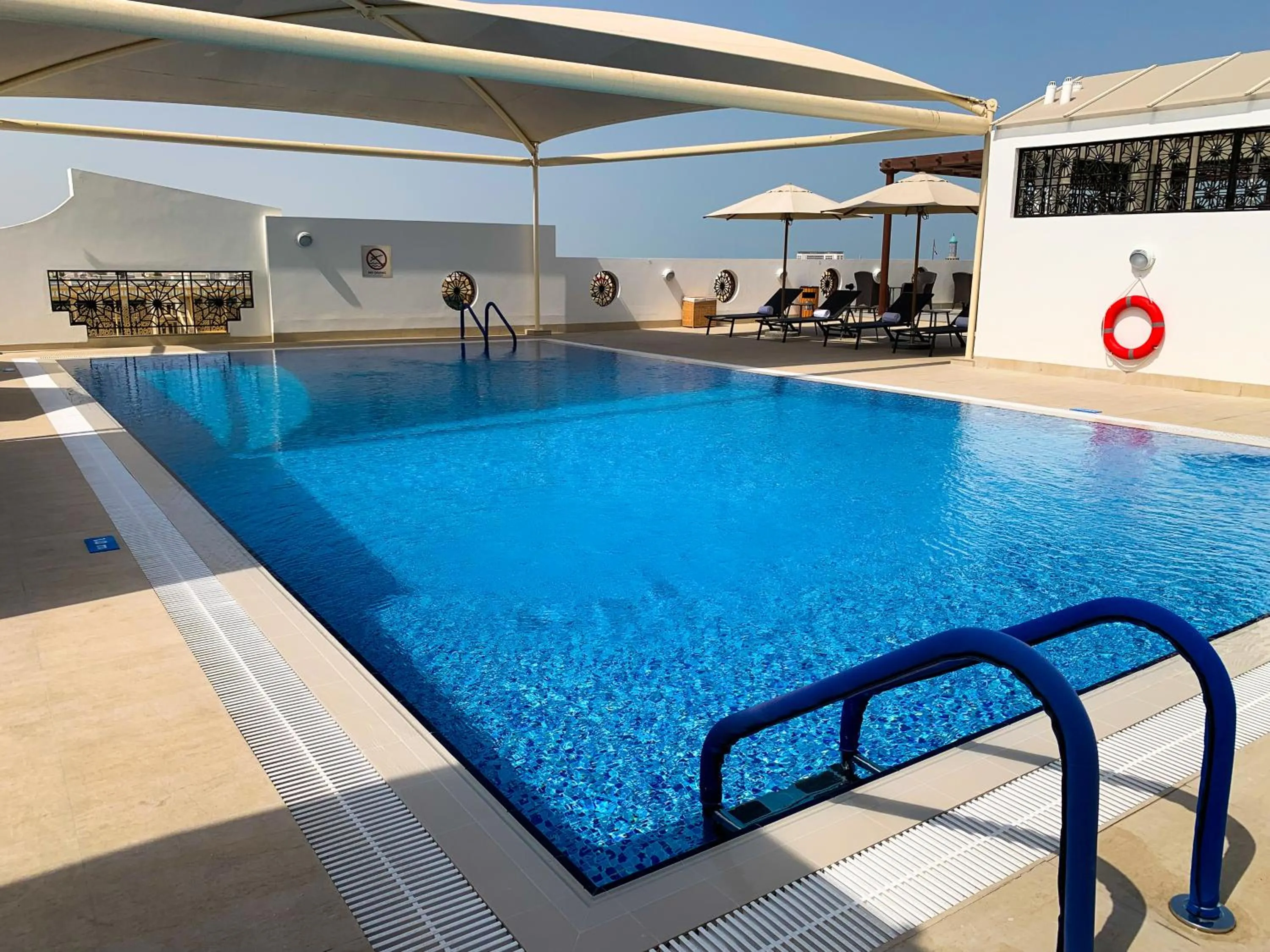 Swimming pool in Al Khoory Executive Hotel, Al Wasl