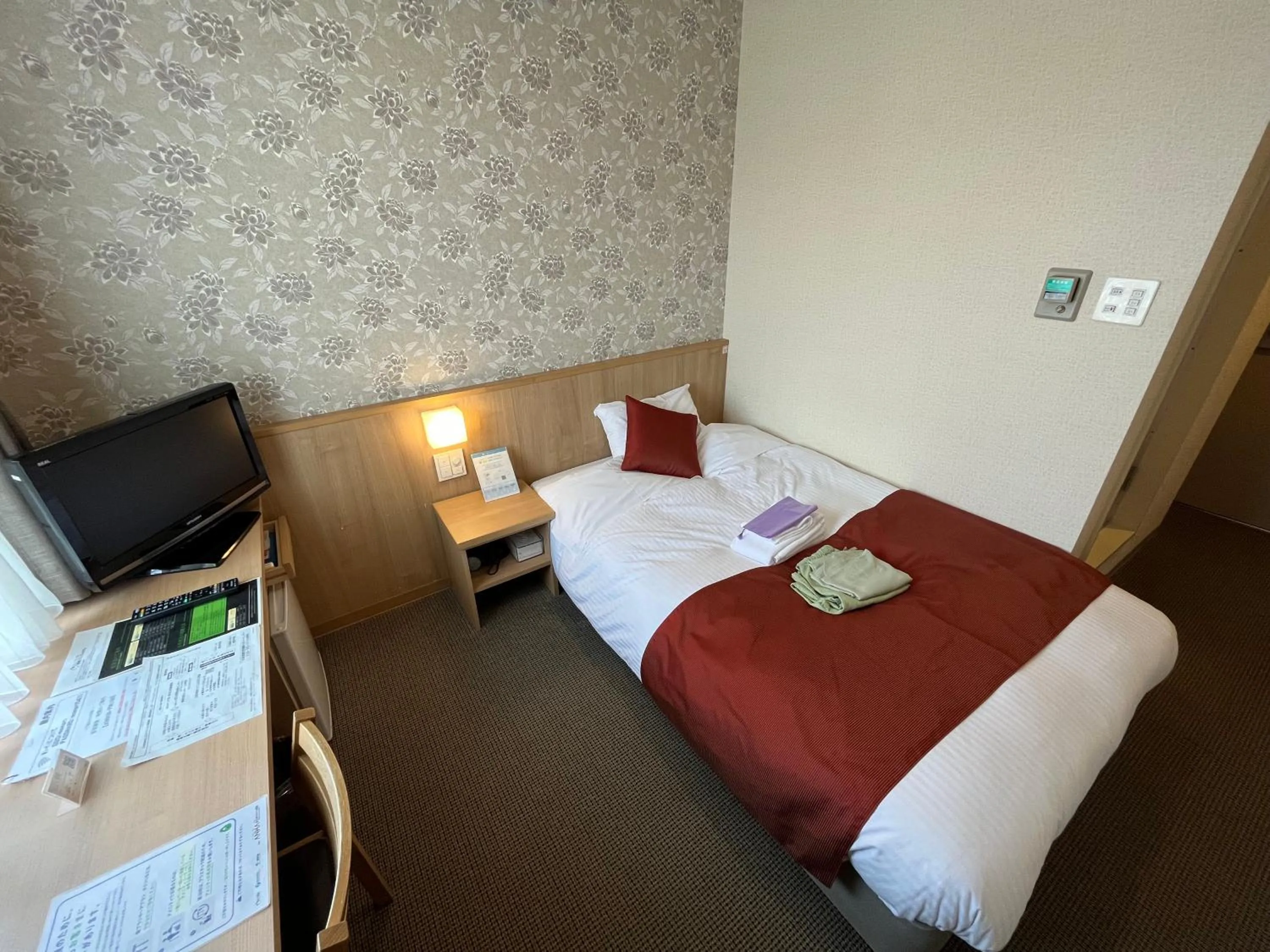 Bedroom, Bed in Monbetsu Prince Hotel