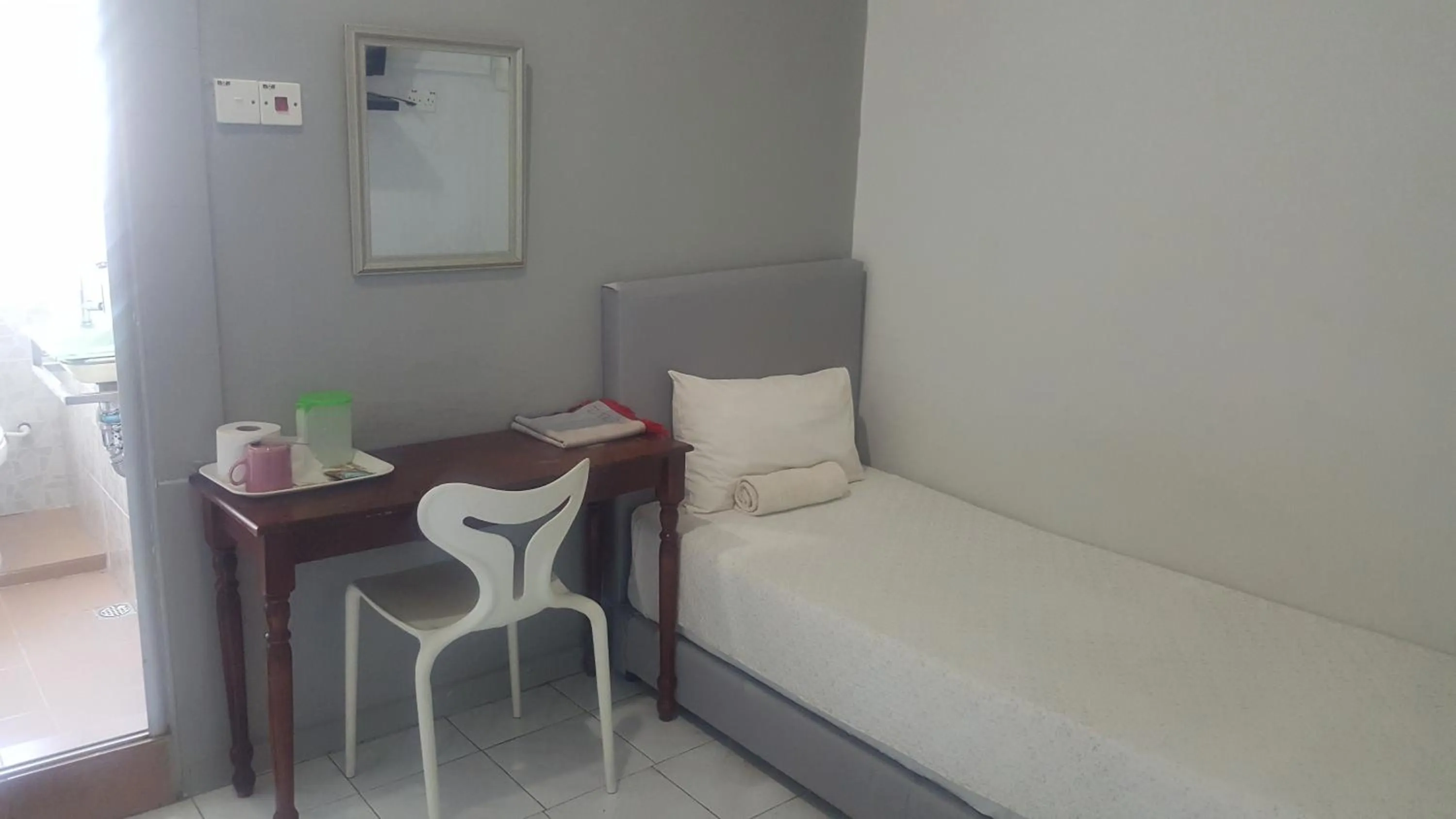 Bed in HOTEL SHAFURA 2