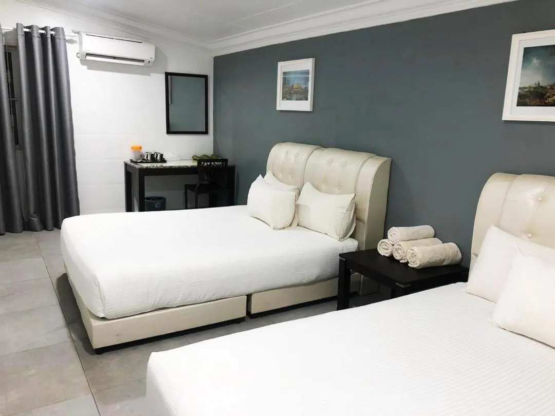 Bed in HOTEL SHAFURA 2