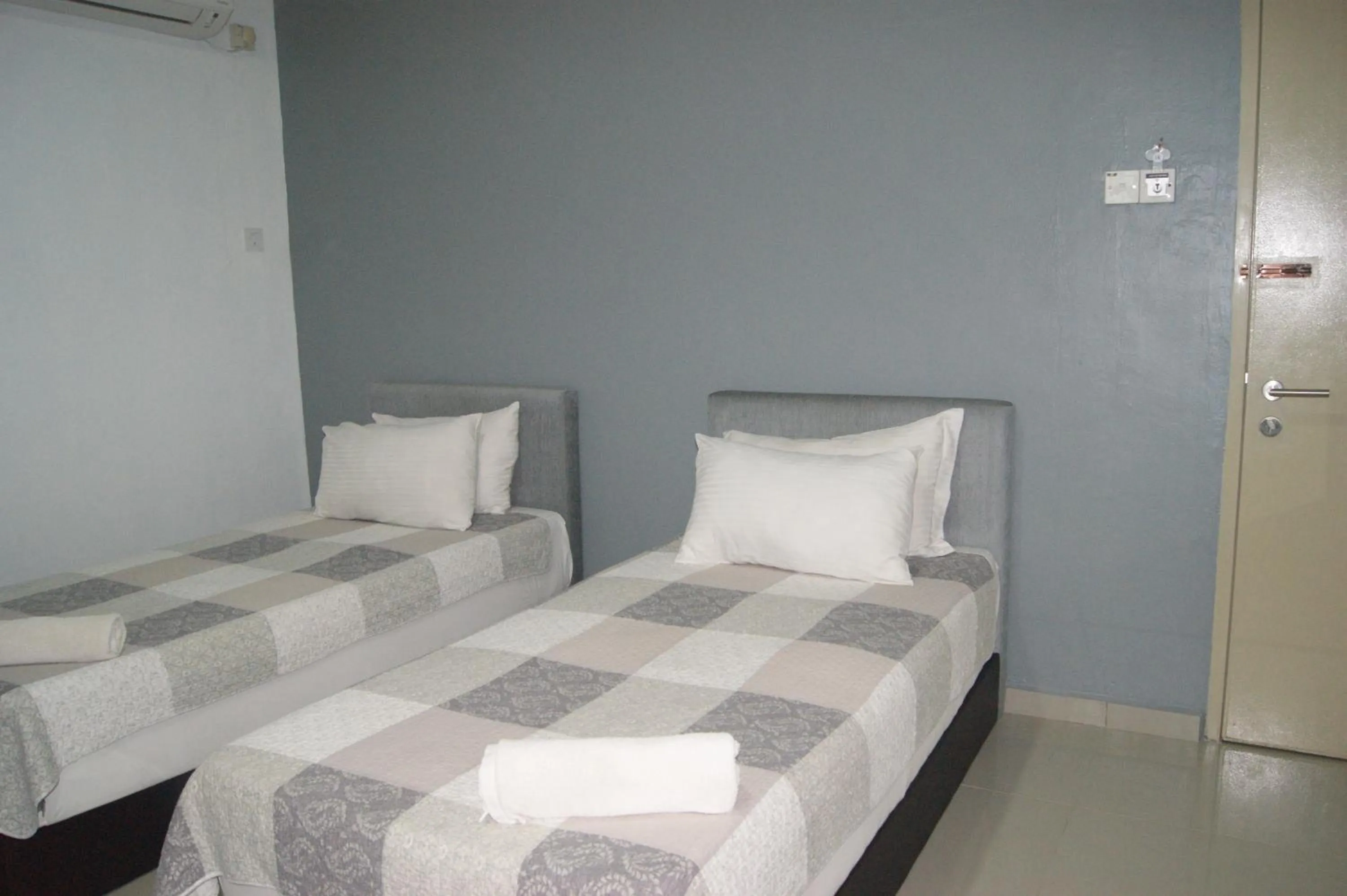 Bed in HOTEL SHAFURA 2