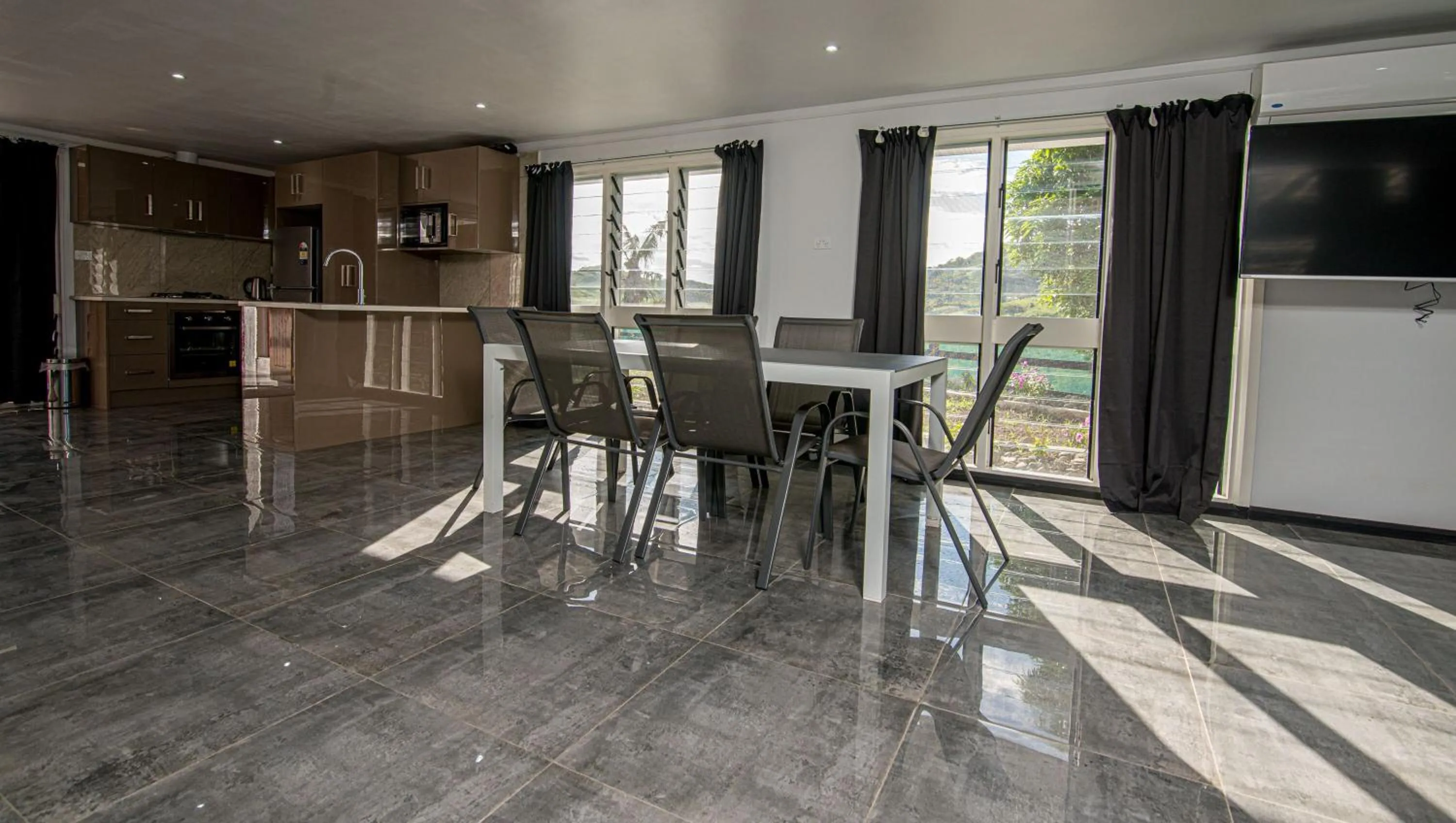 Kitchen or kitchenette in Dua Dua Beach Resort