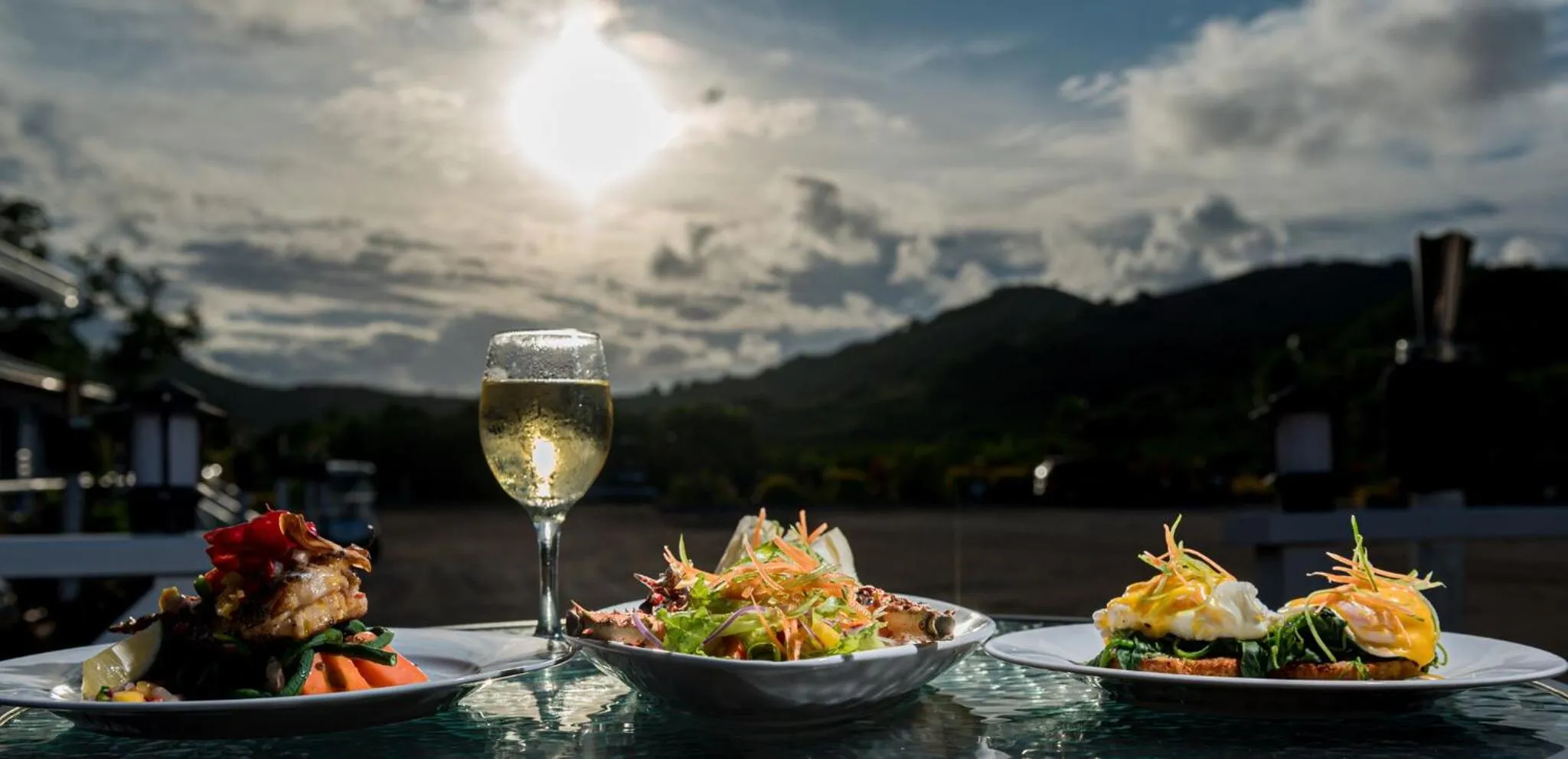 Food and drinks in Dua Dua Beach Resort