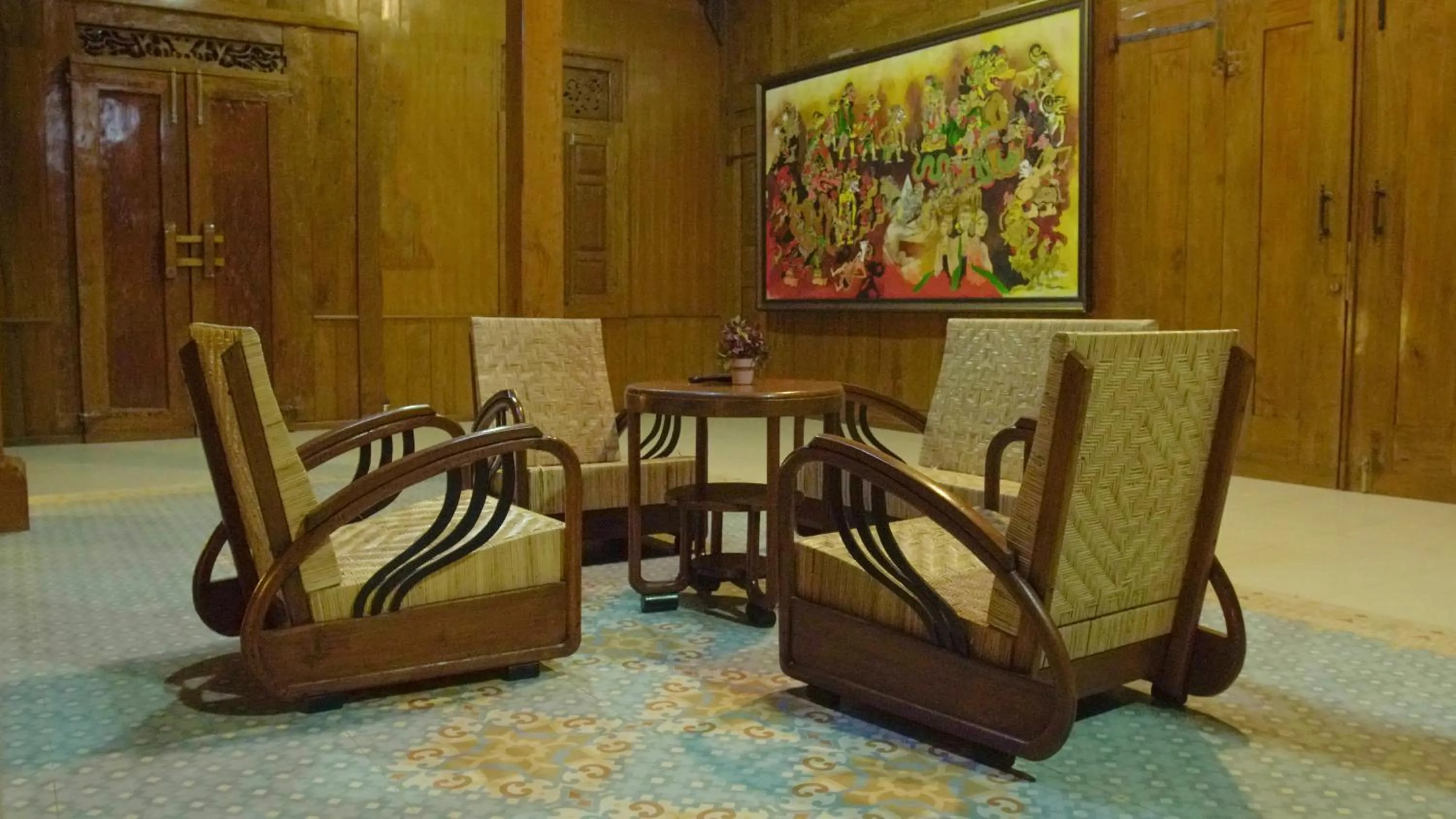 Kampoeng Joglo Boutique Hotel