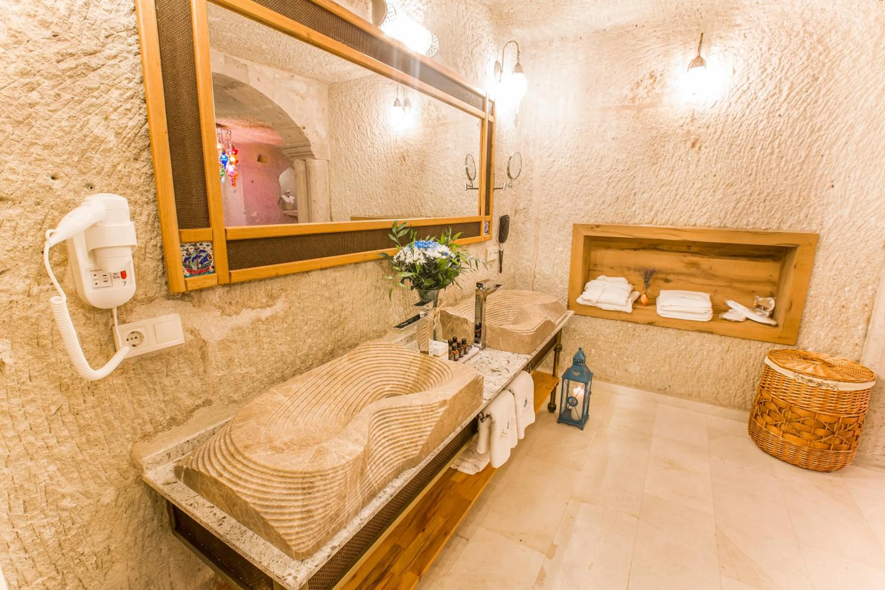 Imperial Cave Suites & Spa