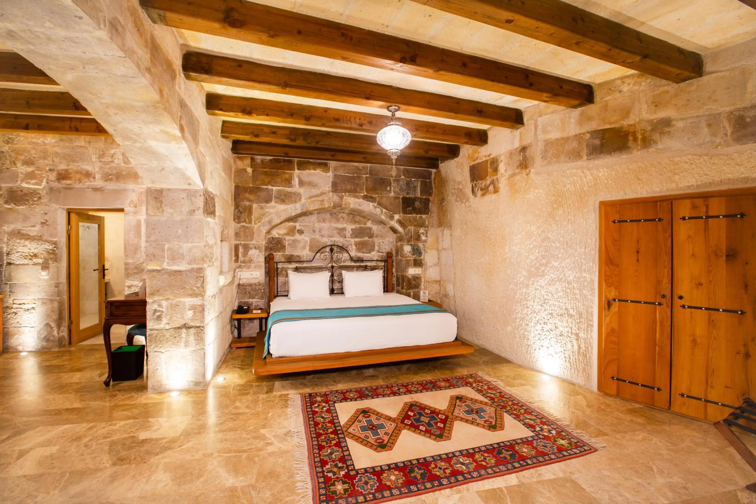 Bedroom, Bed in Imperial Cave Suites & Spa