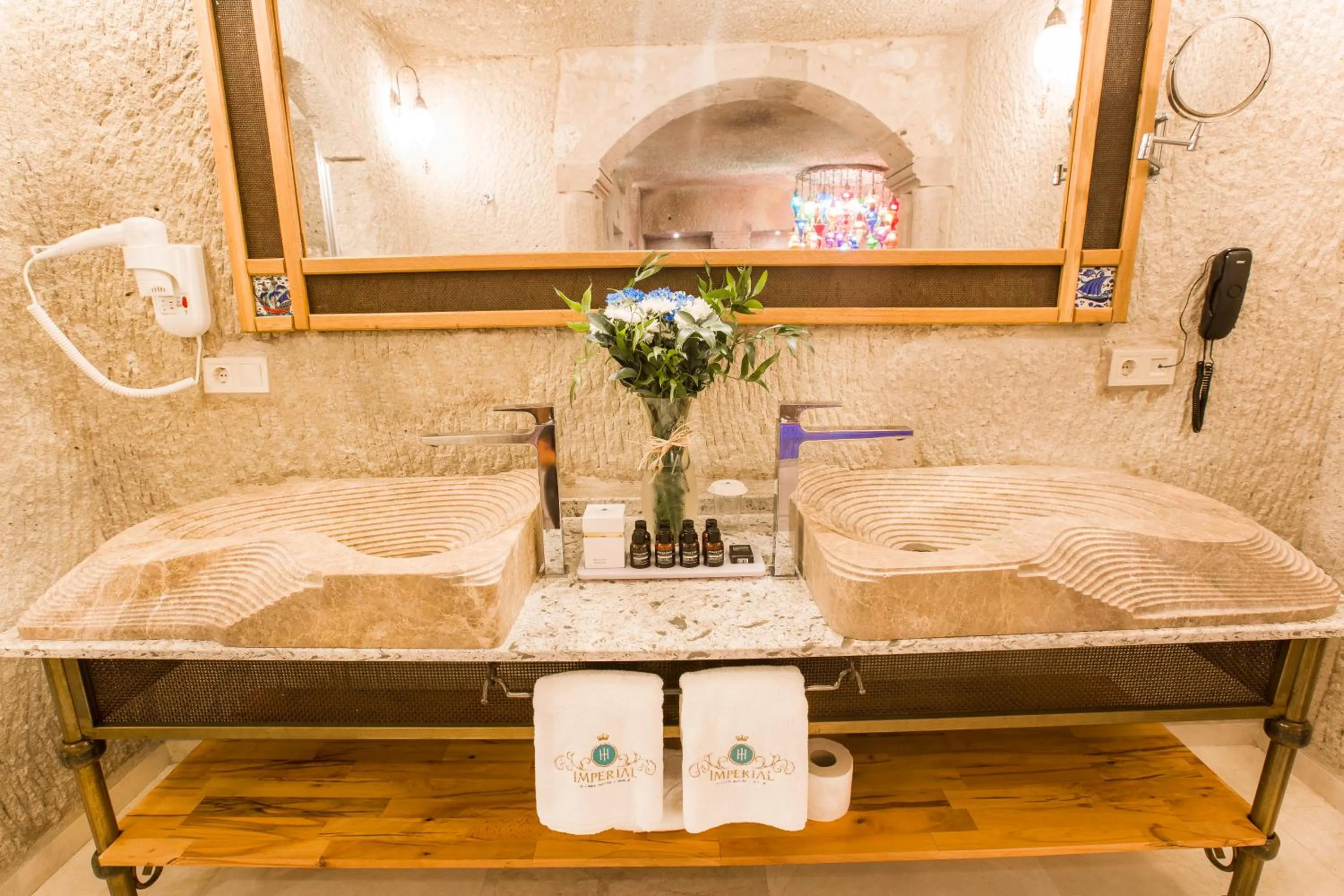 Imperial Cave Suites & Spa