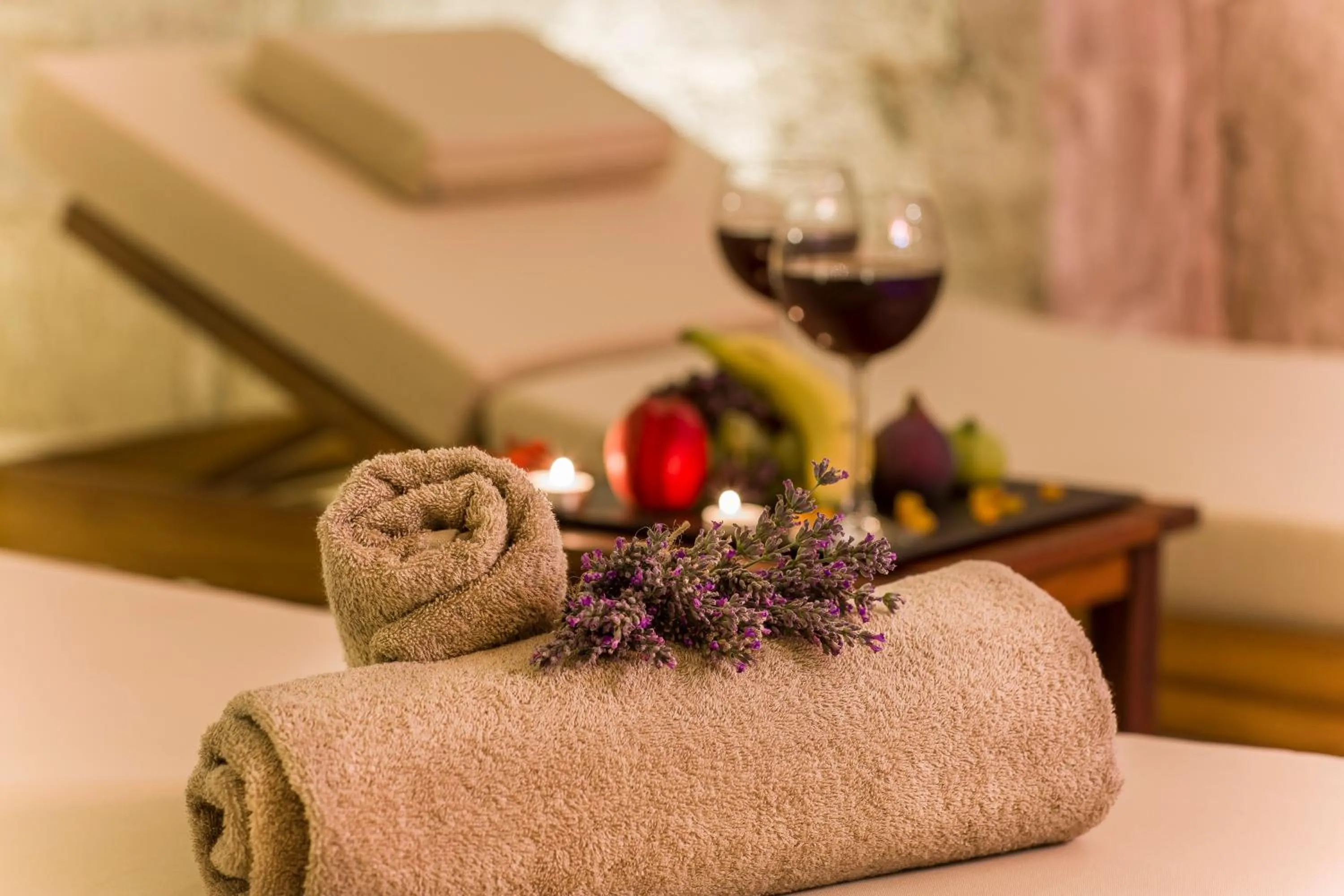 Bed in Imperial Cave Suites & Spa