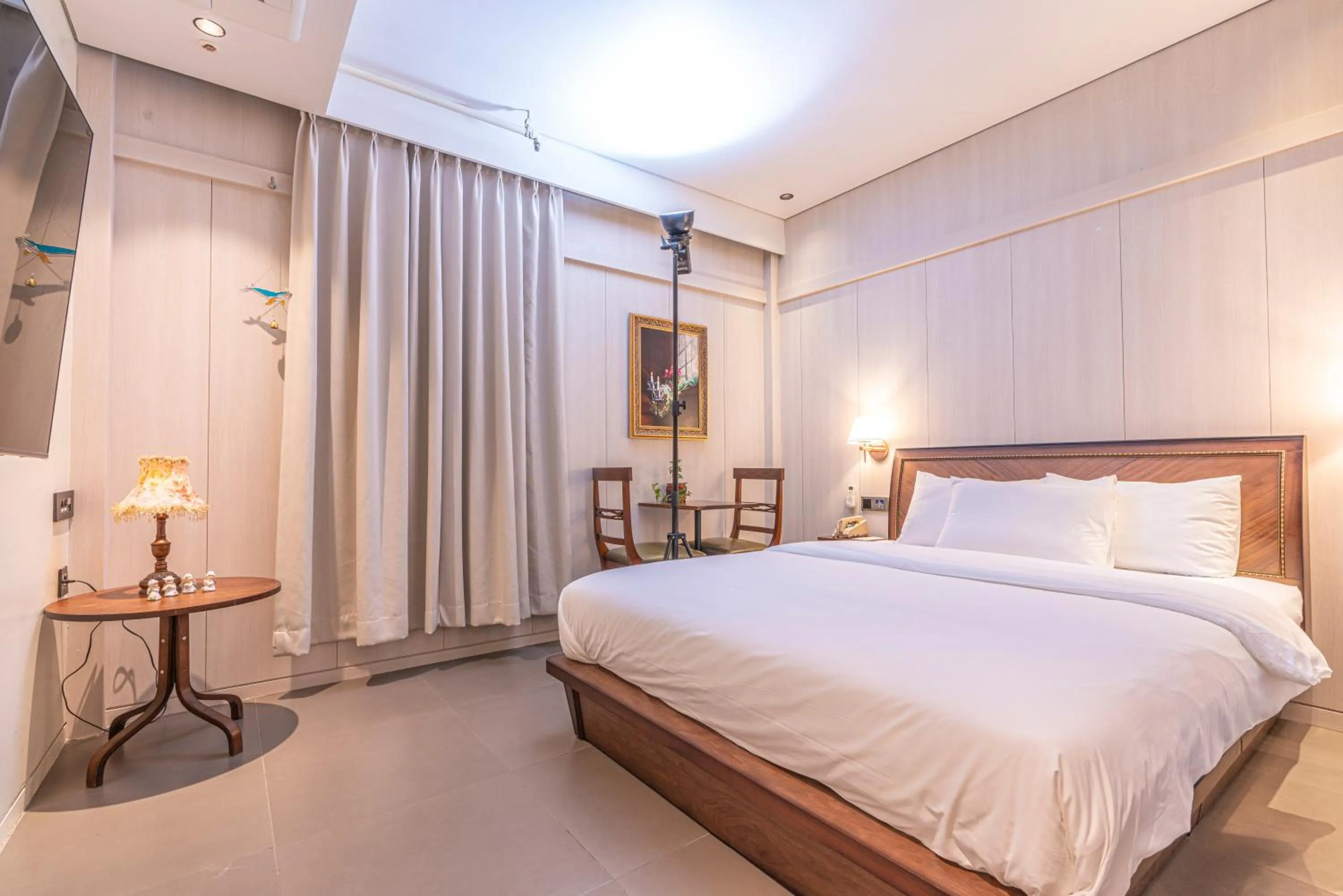 Breakfast, Bed in Hotel Lemong