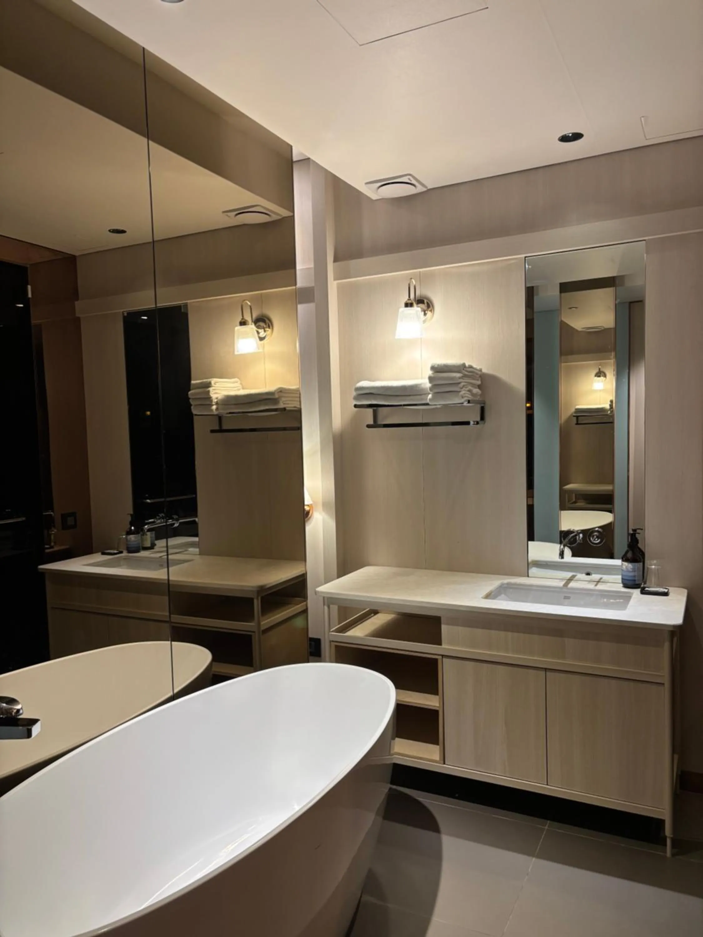 Property building in Hotel Lemong