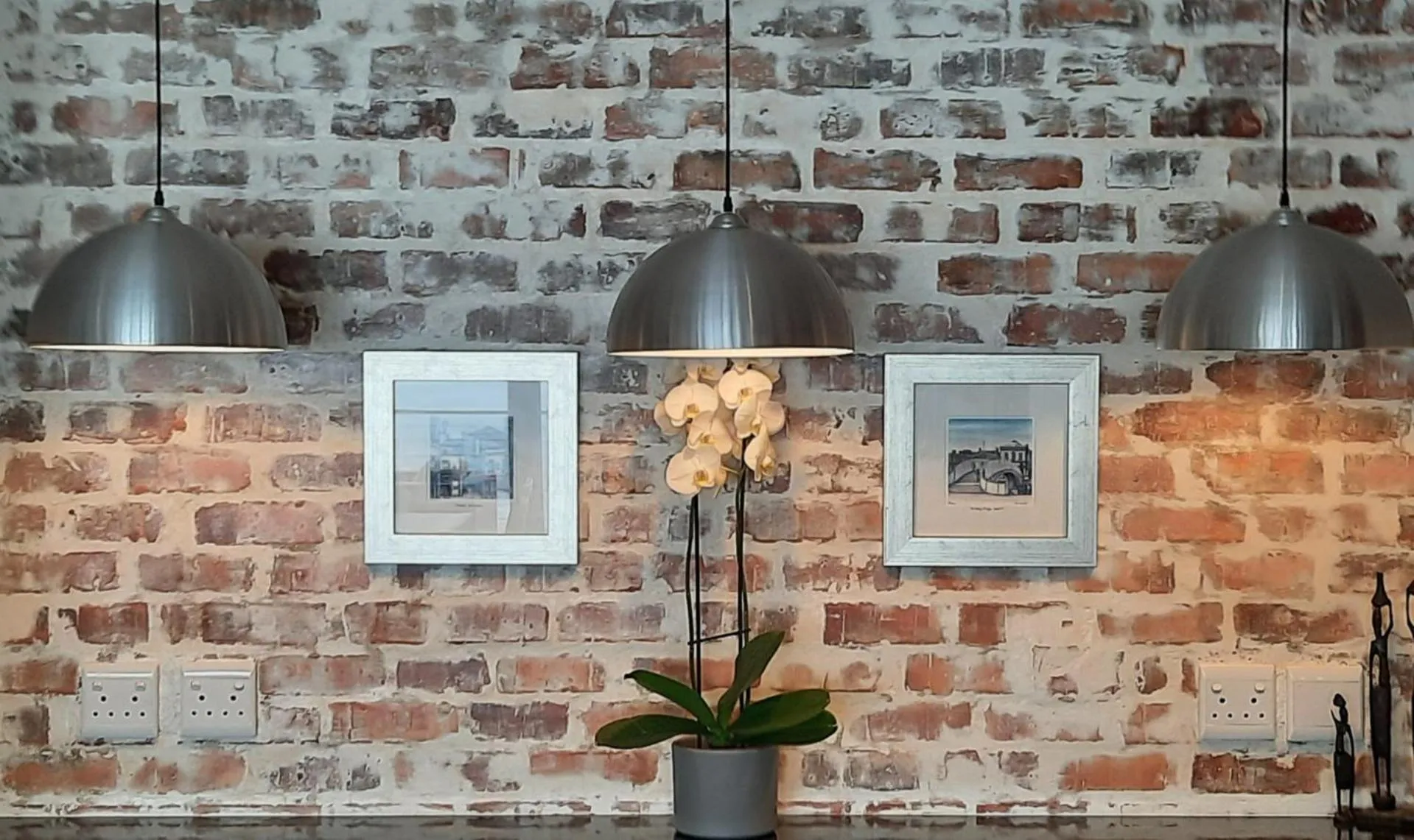 Breakfast in Phoenix Lodge and Waterside Accommodation