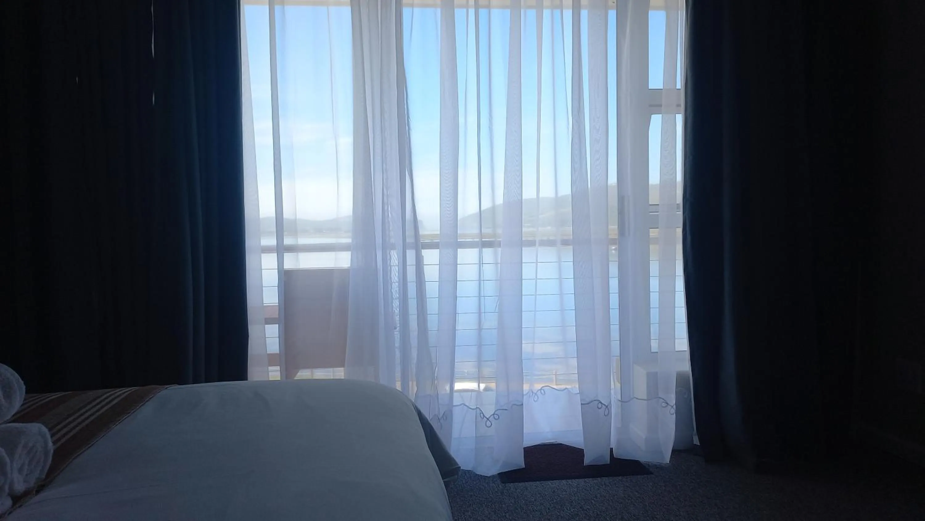 Bedroom, Bed in Phoenix Lodge and Waterside Accommodation