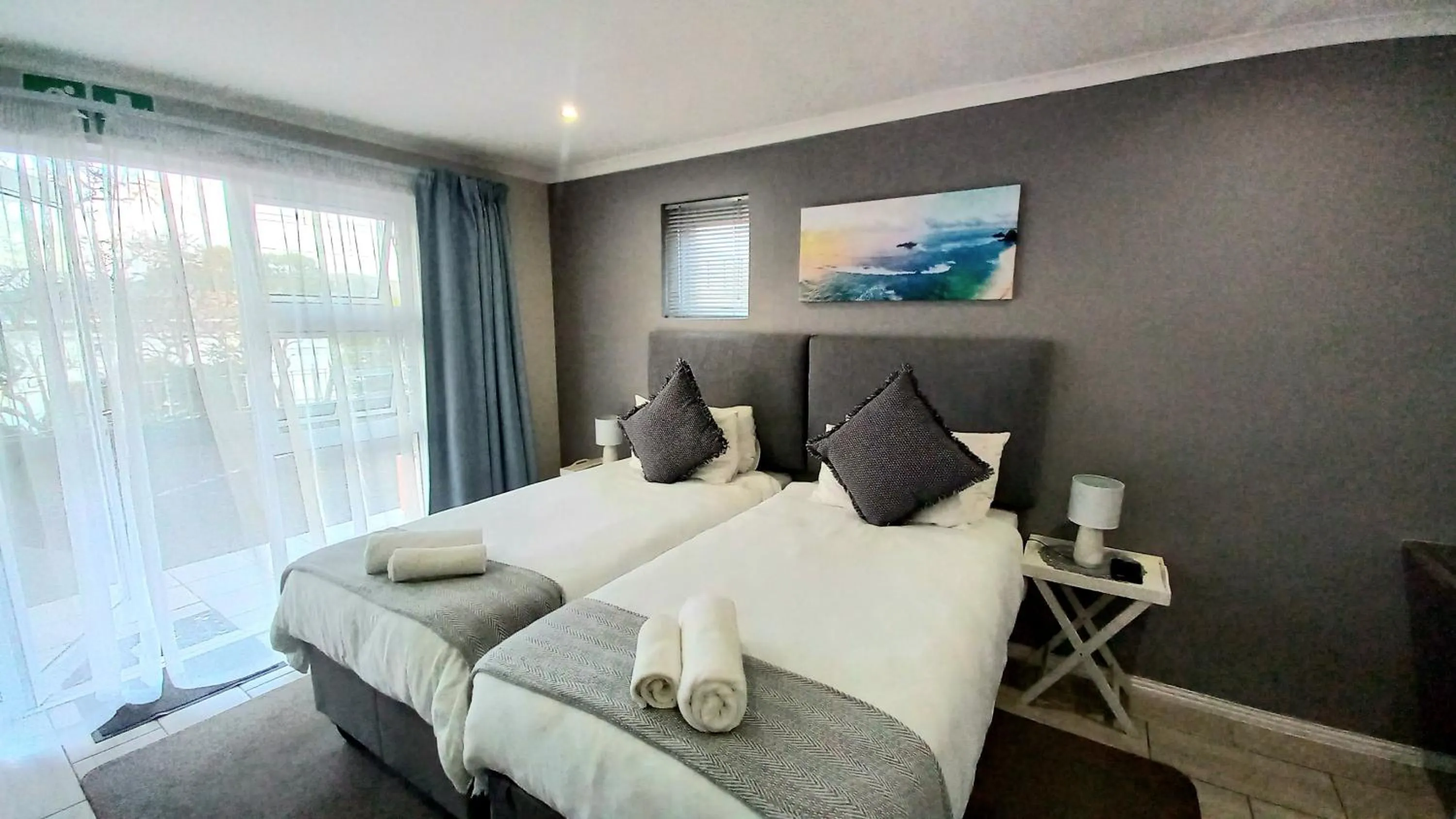Photo of the whole room, Bed in Phoenix Lodge and Waterside Accommodation